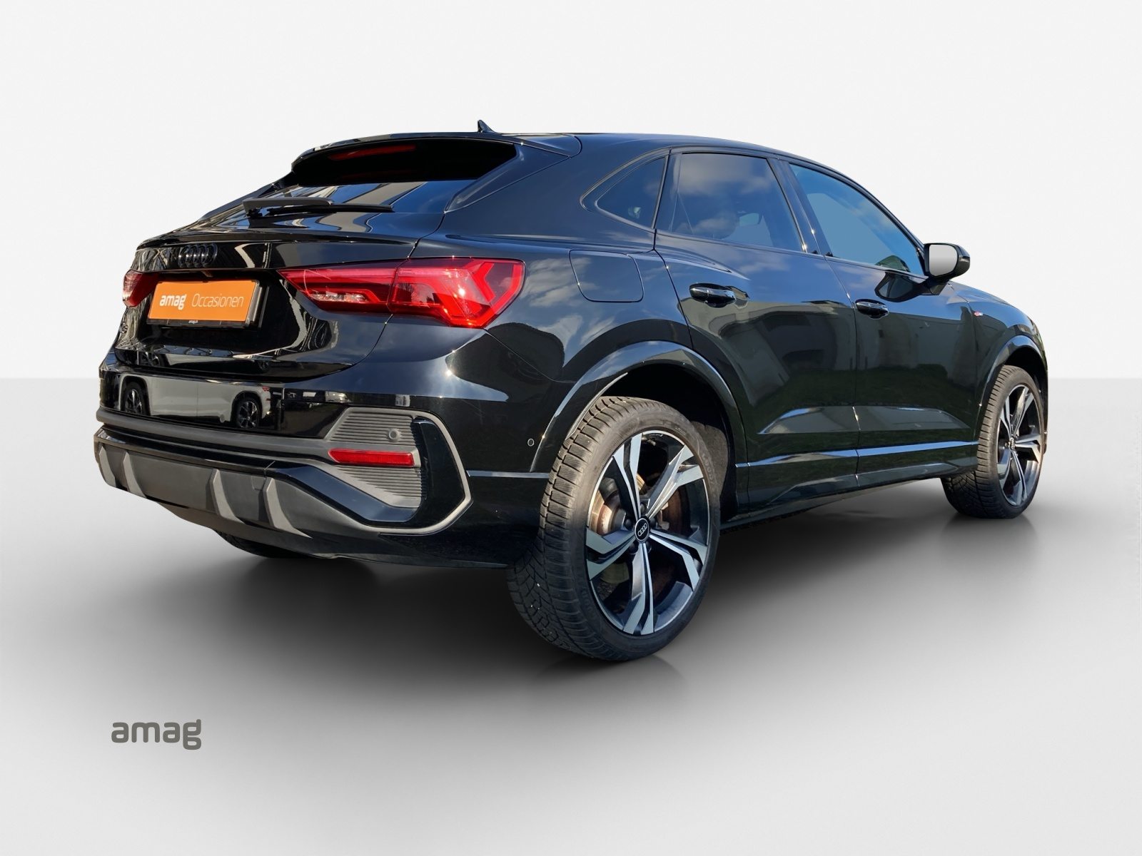 AUDI Q3 Sportback 45 TFSI e S line Attraction, Voll-Hybrid Benzin/Elektro, Occasion / Gebraucht, Automat - 5