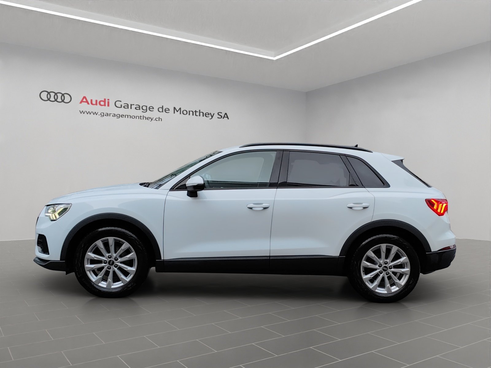 AUDI Q3 35 TFSI Attraction S-tronic, Benzin, Occasion / Gebraucht, Automat - 2