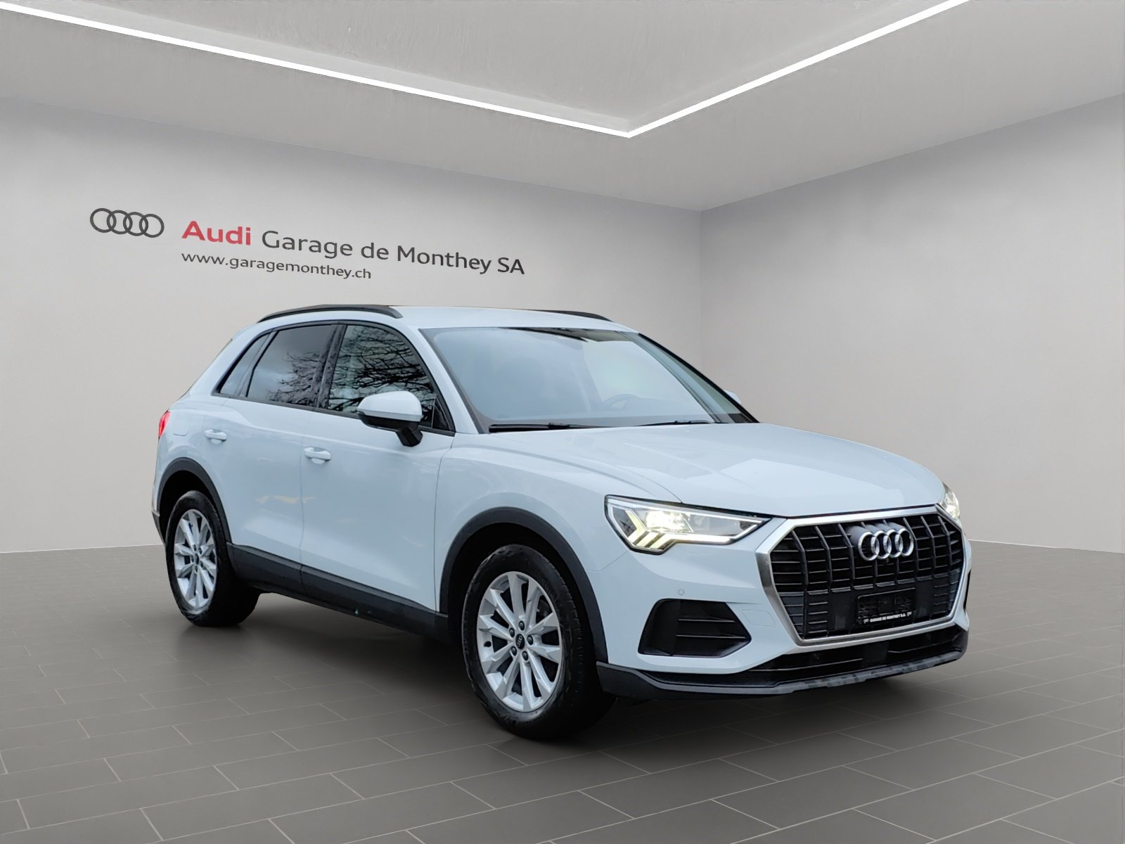 AUDI Q3 35 TFSI Attraction S-tronic, Benzin, Occasion / Gebraucht, Automat - 3