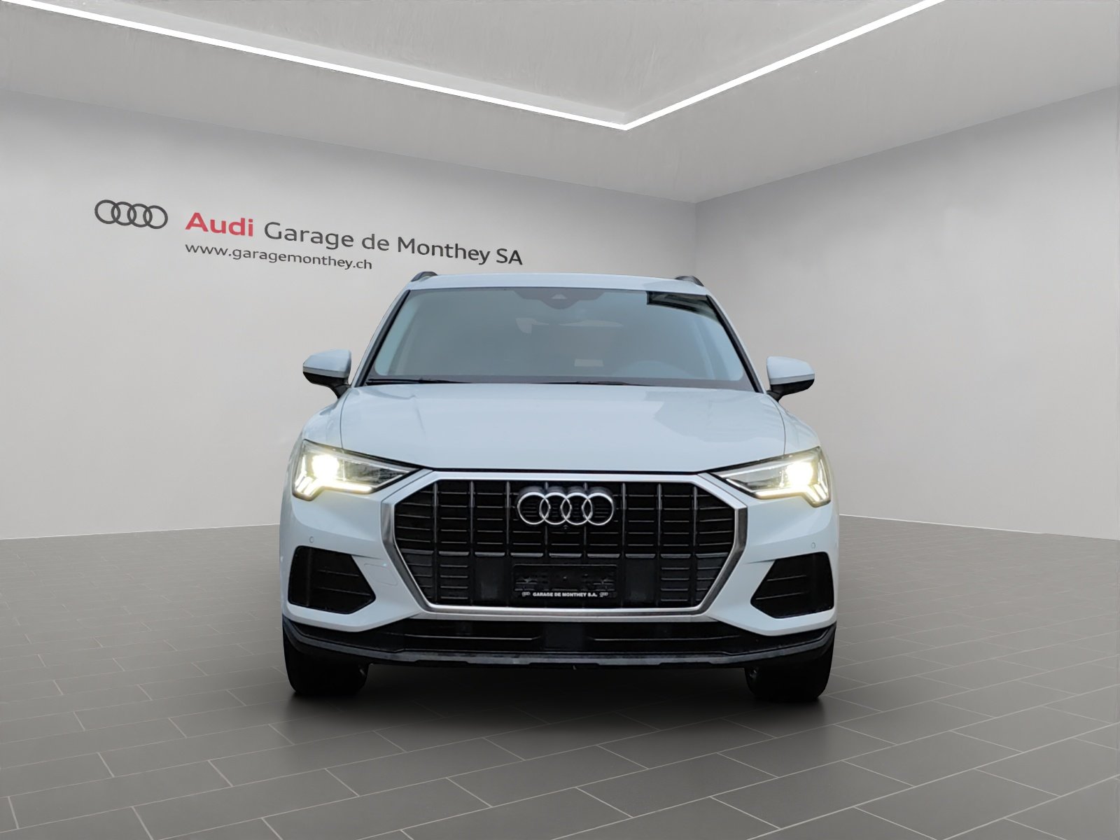 AUDI Q3 35 TFSI Attraction S-tronic, Benzin, Occasion / Gebraucht, Automat - 7