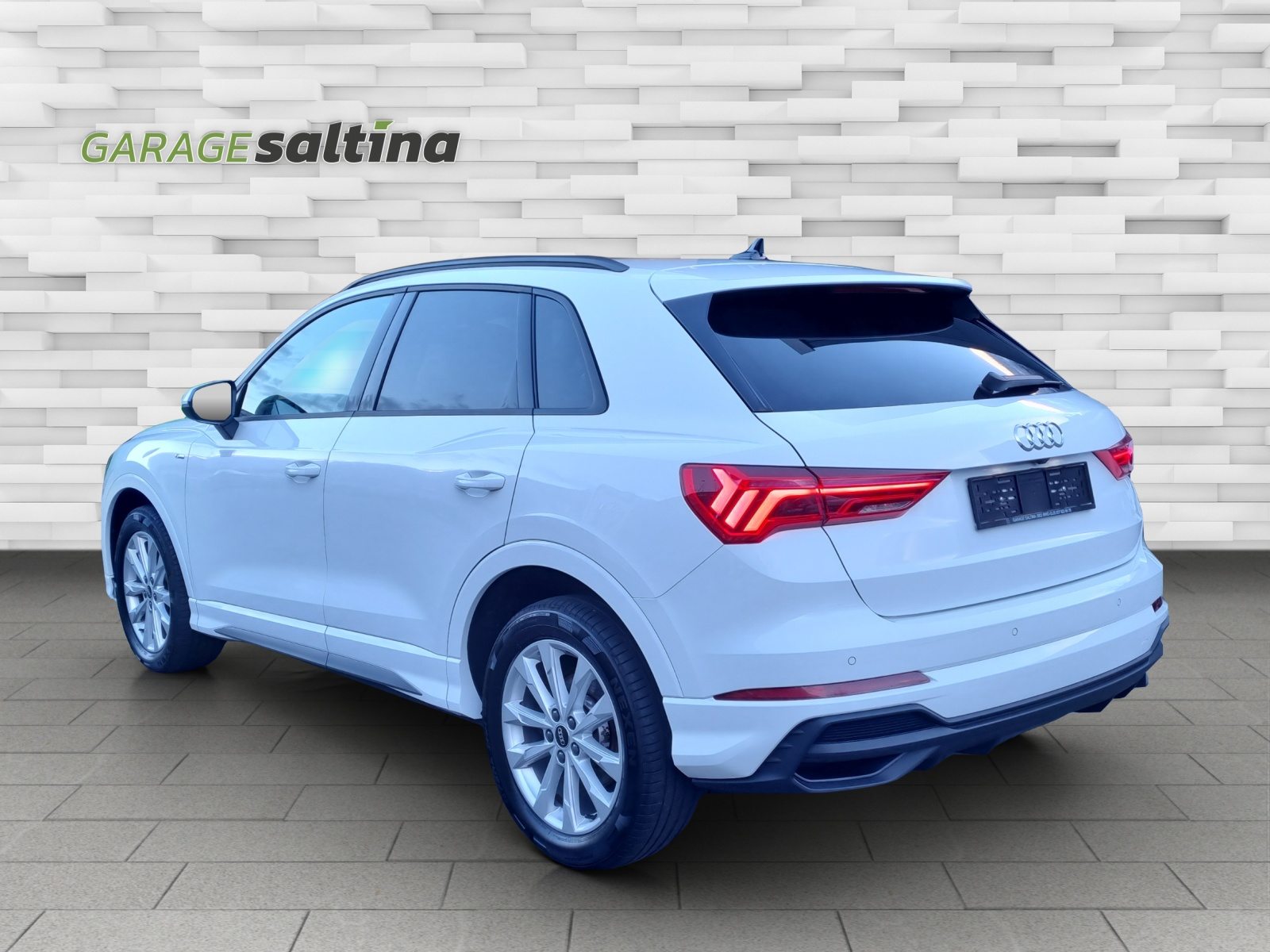 AUDI Q3 35 TFSI S line Attraction, Petrol, Second hand / Used, Automatic - 2