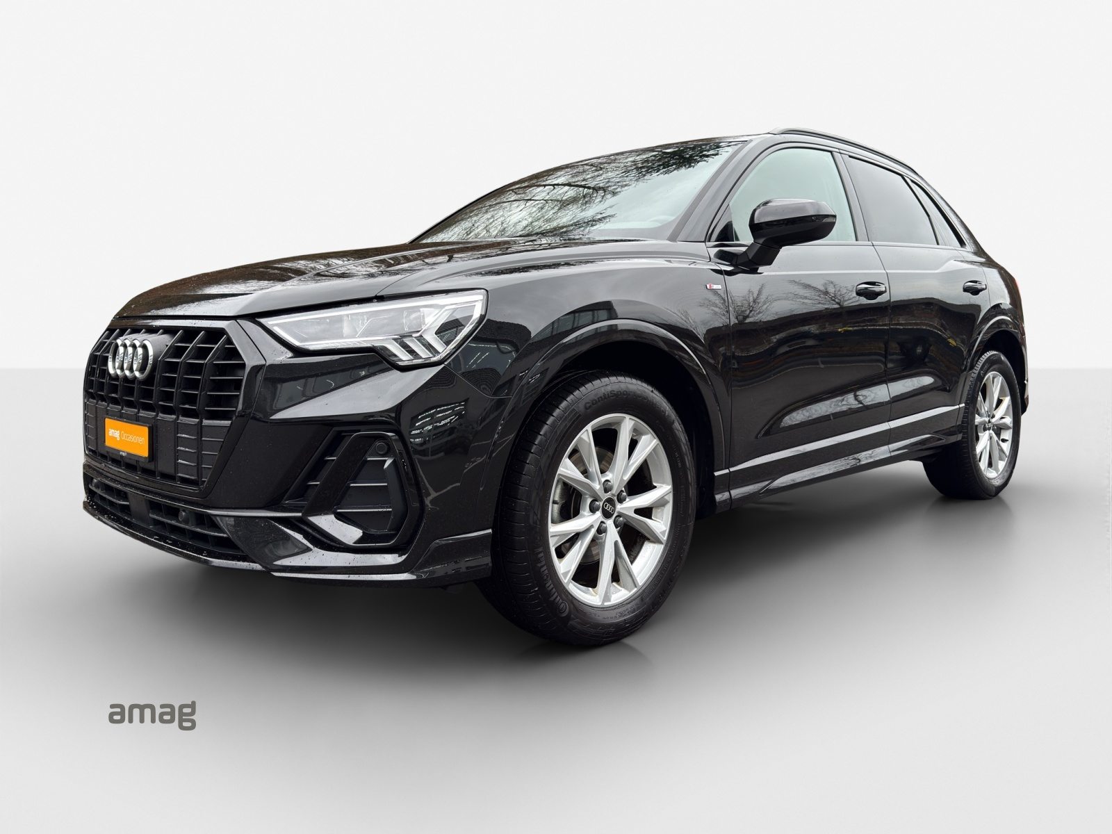 AUDI Q3 35 TFSI S line Attraction, Petrol, Second hand / Used, Automatic