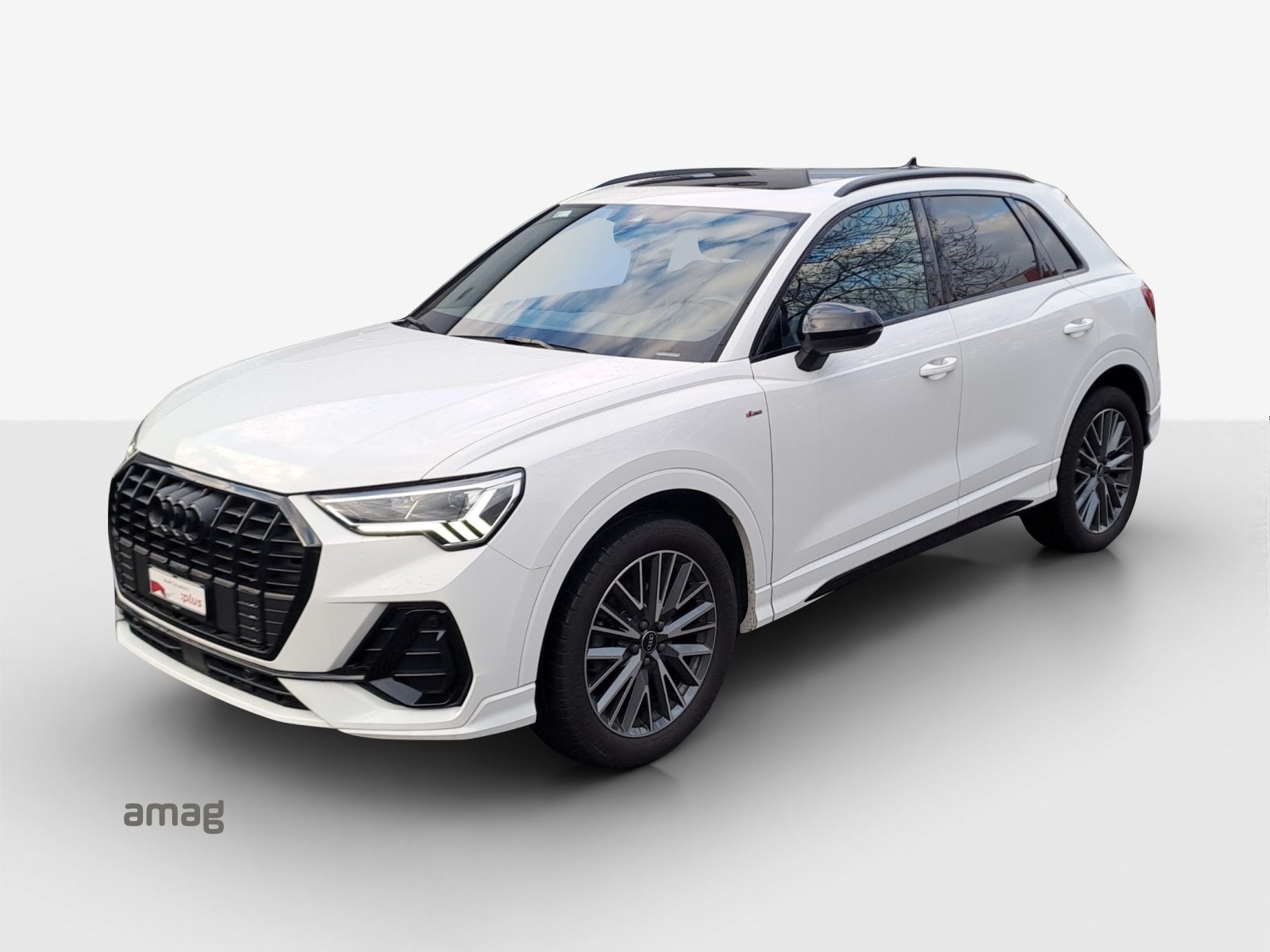 AUDI Q3 35 TFSI S line Attraction, Petrol, Second hand / Used, Automatic