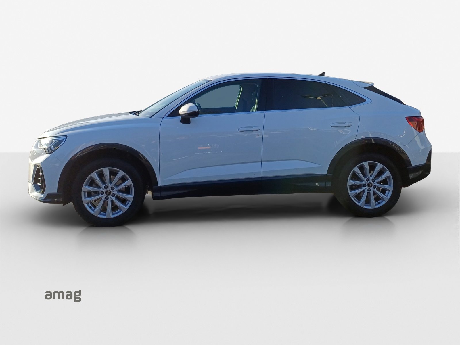 AUDI Q3 Sportback 35 TFSI Attraction, Benzin, Occasion / Gebraucht, Automat - 2