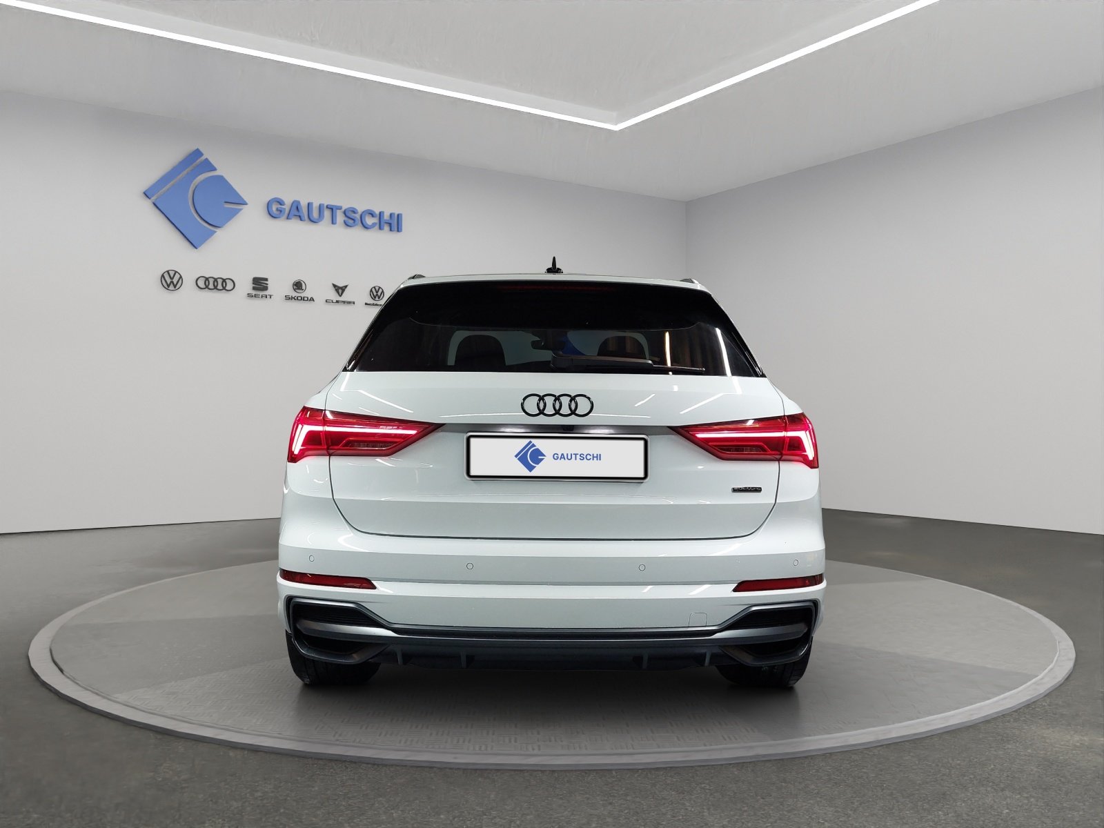AUDI Q3 35 TDI S line quattro S-tronic, Diesel, Second hand / Used, Automatic - 4