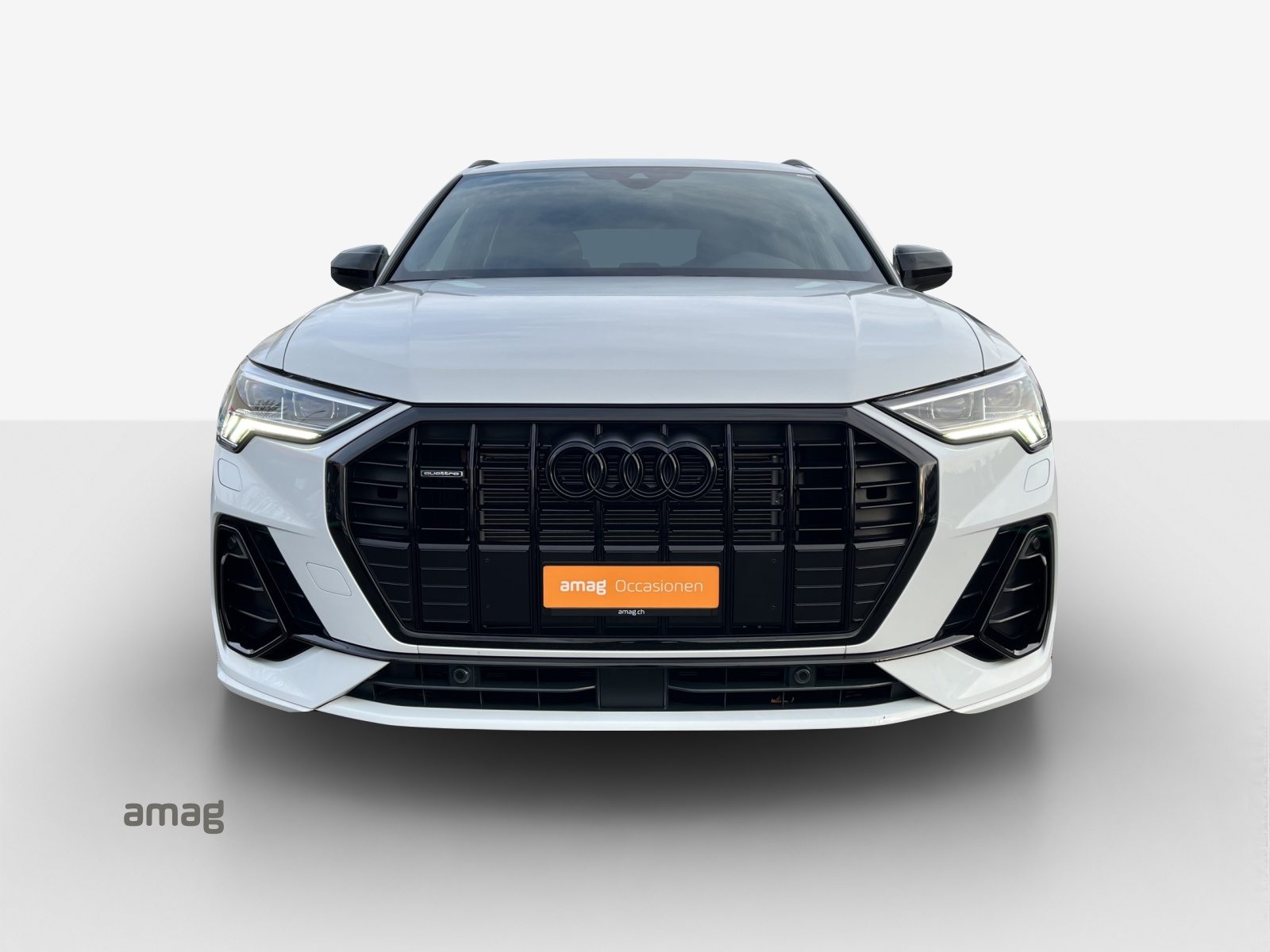 AUDI Q3 40 TFSI S line, Benzin, Occasion / Gebraucht, Automat - 7