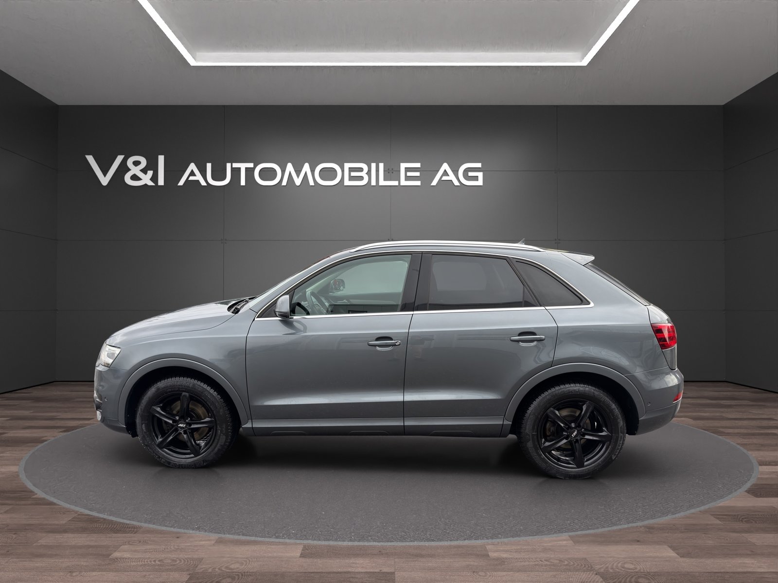 AUDI Q3 2.0 TFSI quattro S-tronic, Benzin, Occasion / Gebraucht, Automat - 7