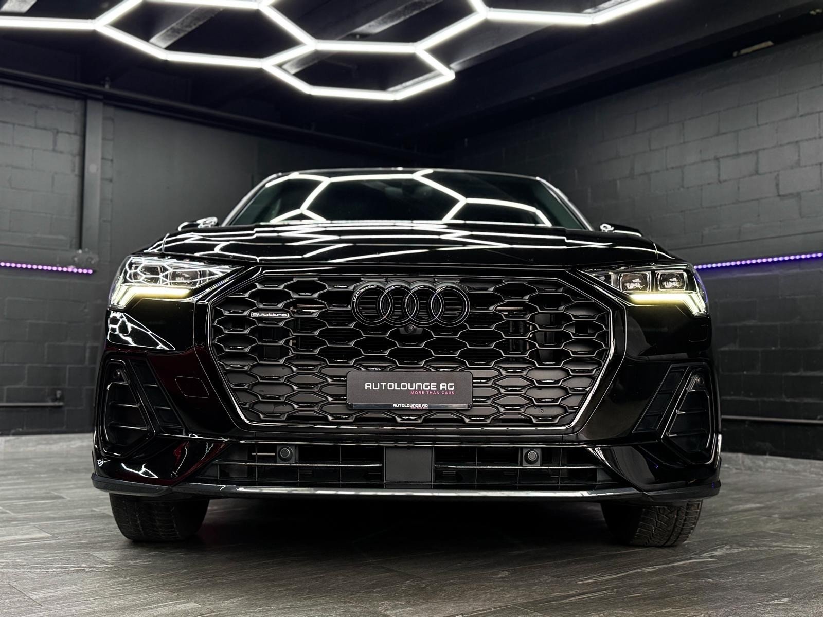 AUDI Q3 Sportback 45 TFSI S line quattro S-tronic, Benzin, Occasion / Gebraucht, Automat - 2