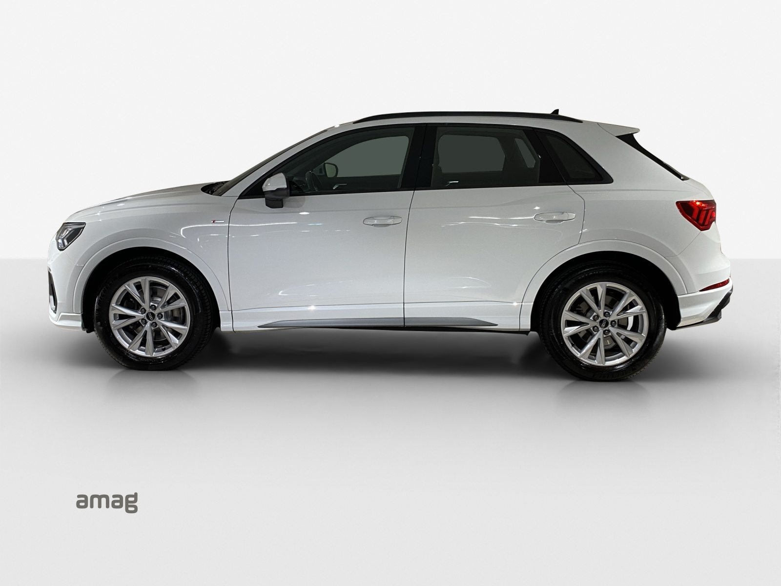 AUDI Q3 40 TDI S line Attraction, Diesel, Occasion / Gebraucht, Automat - 2