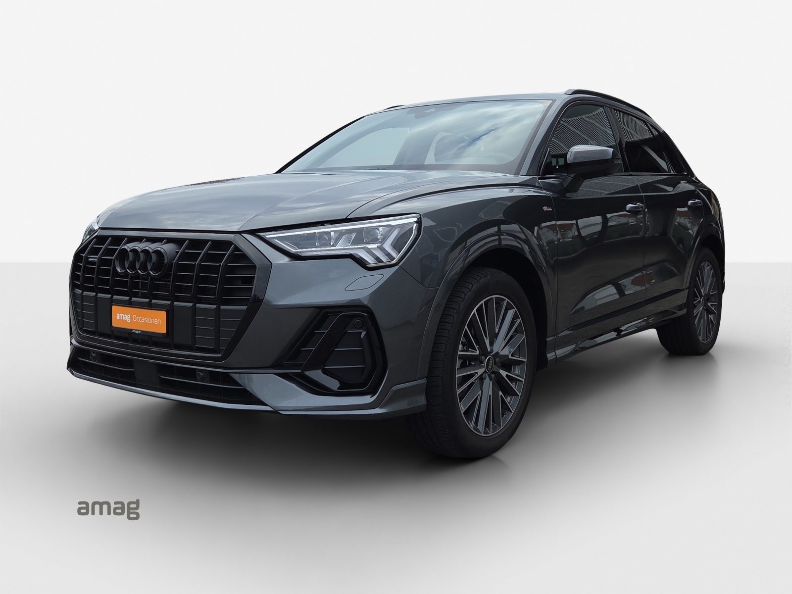 AUDI Q3 40 TFSI S line, Benzin, Occasion / Gebraucht, Automat