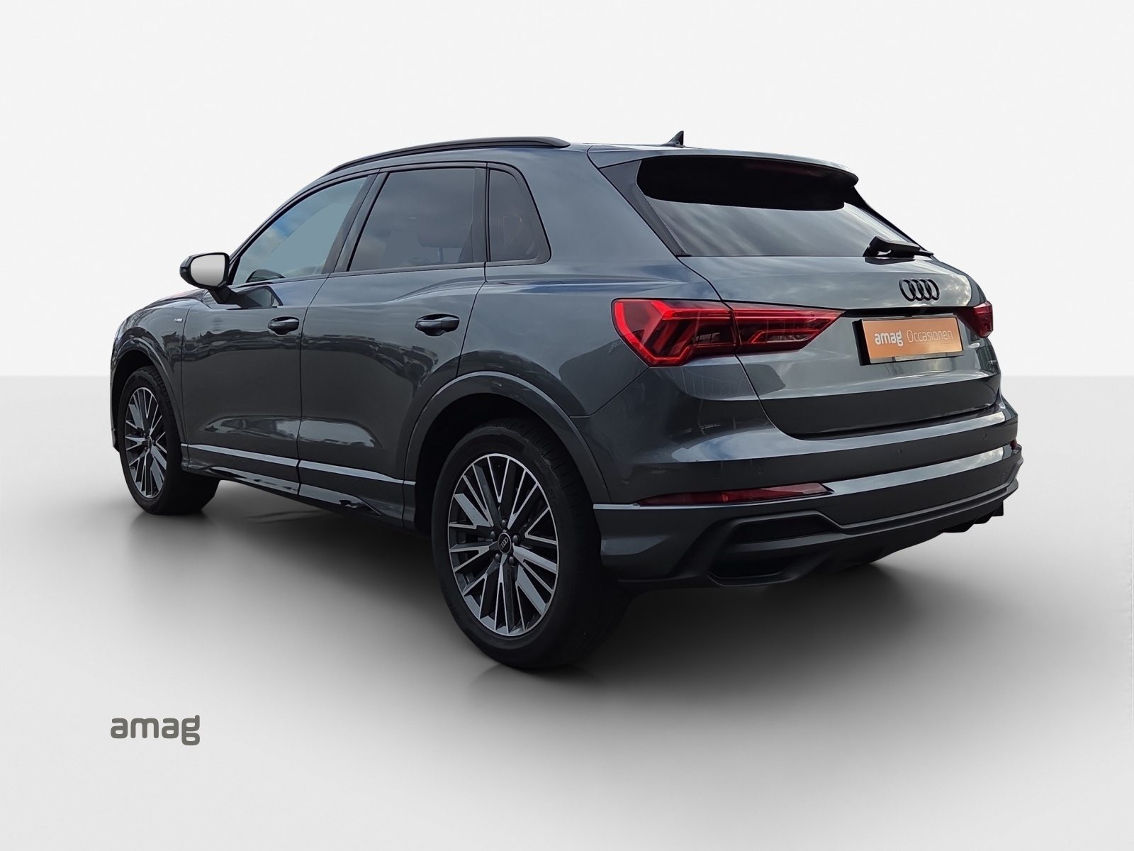 AUDI Q3 40 TFSI S line, Benzin, Occasion / Gebraucht, Automat - 3