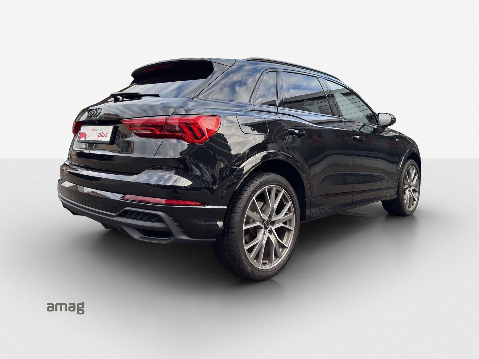 AUDI Q3 35 TFSI S line Attraction, Petrol, Second hand / Used, Automatic - 5