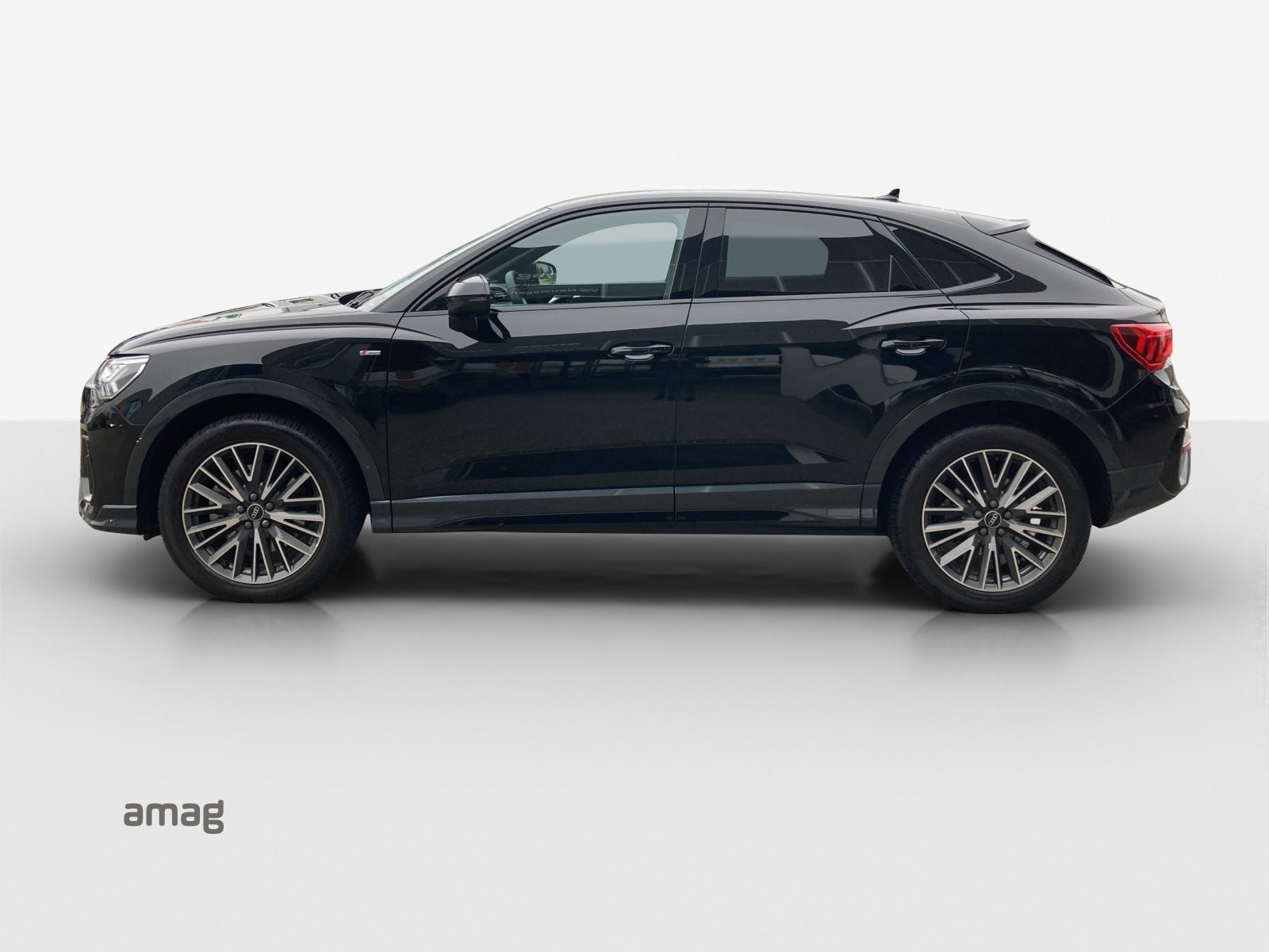 AUDI Q3 Sportback 40 TFSI S line, Benzin, Occasion / Gebraucht, Automat - 2