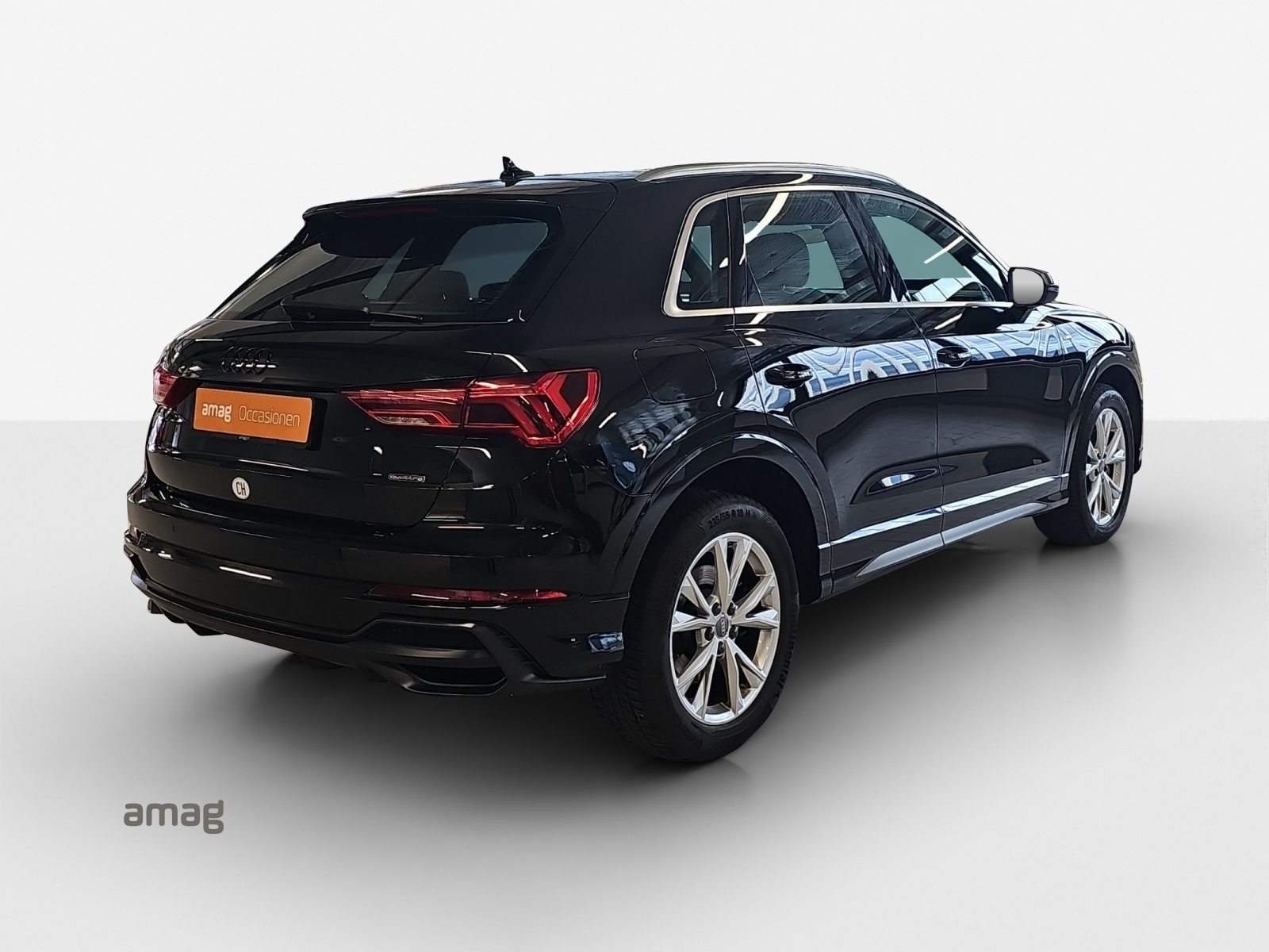 AUDI Q3 40 TFSI S line, Essence, Occasion / Utilisé, Automatique - 5