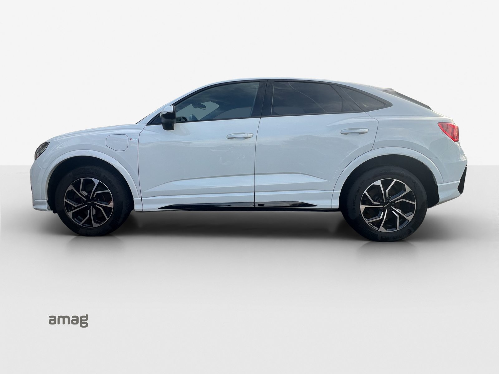 AUDI Q3 Sportback 45 TFSI e S line Attraction, Voll-Hybrid Benzin/Elektro, Occasion / Gebraucht, Automat - 2