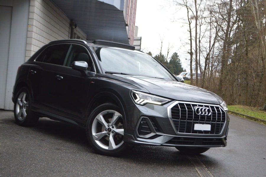 AUDI Q3 35 TFSI S line S-tronic I Panoramadach, Petrol, Second hand / Used, Automatic