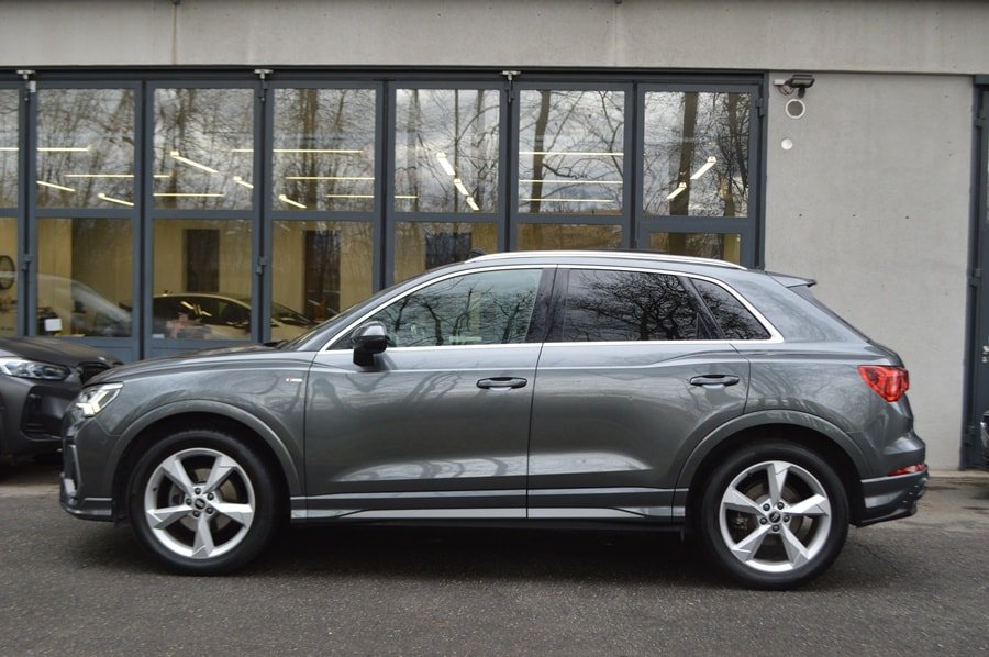 AUDI Q3 35 TFSI S line S-tronic I Panoramadach, Petrol, Second hand / Used, Automatic - 4