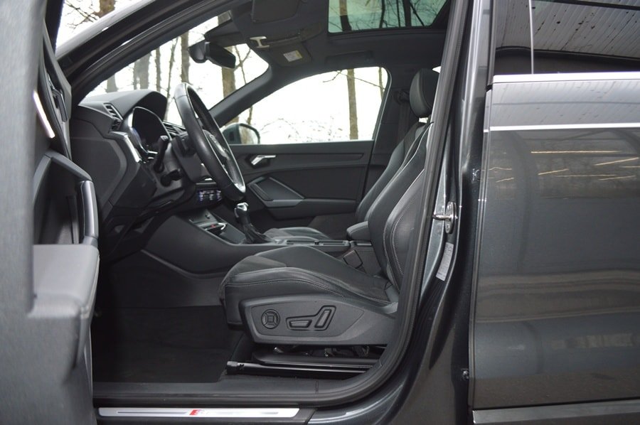 AUDI Q3 35 TFSI S line S-tronic I Panoramadach, Petrol, Second hand / Used, Automatic - 6