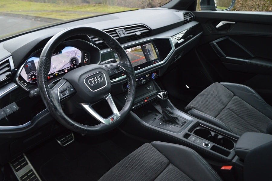 AUDI Q3 35 TFSI S line S-tronic I Panoramadach, Petrol, Second hand / Used, Automatic - 7