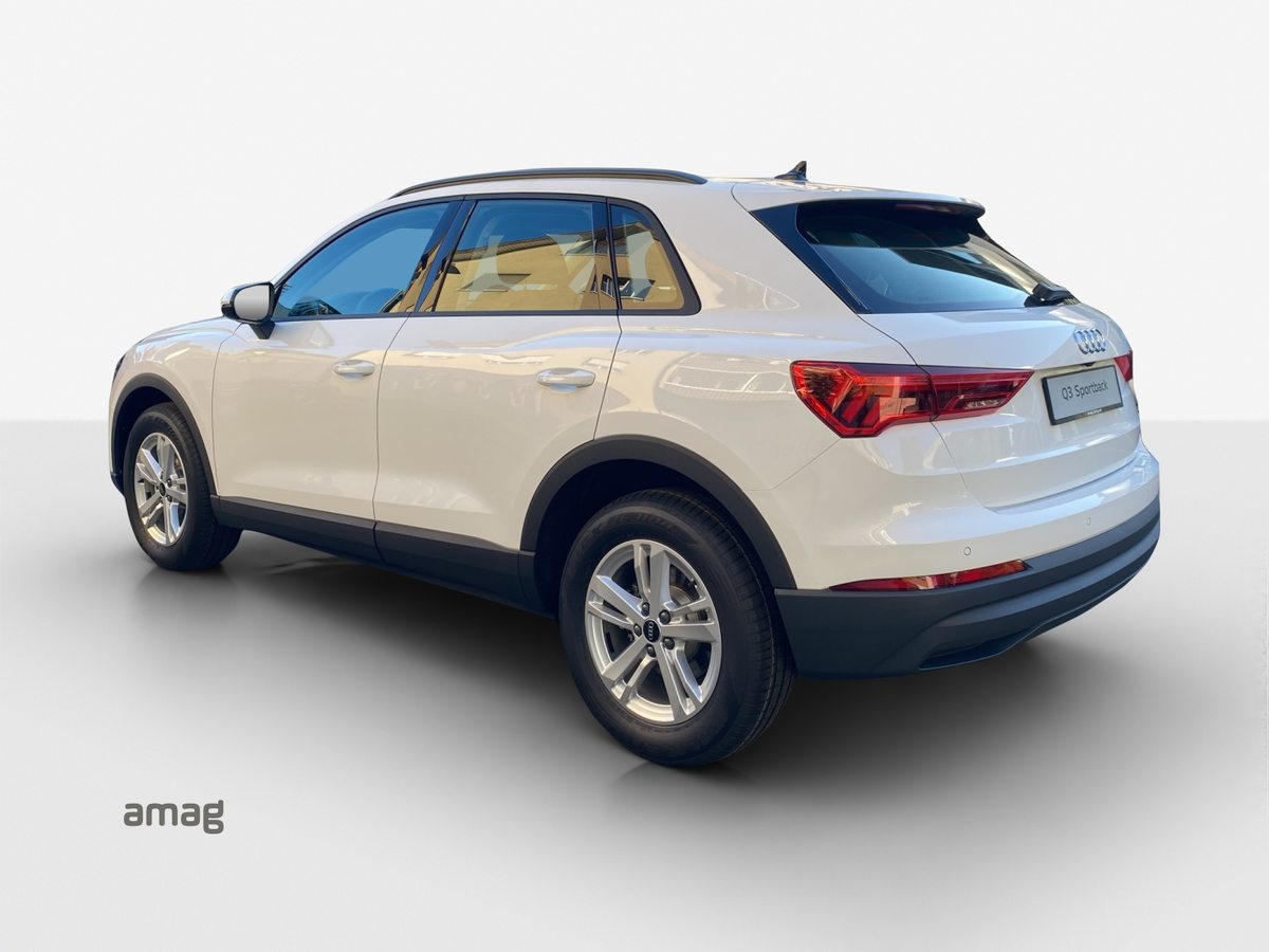 AUDI Q3 35 TFSI advanced Attraction, Essence, Automatique - 3