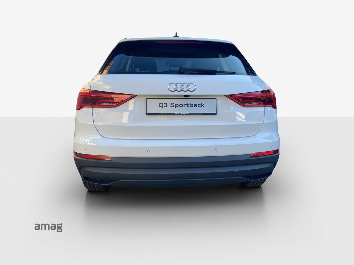 AUDI Q3 35 TFSI advanced Attraction, Essence, Automatique - 4