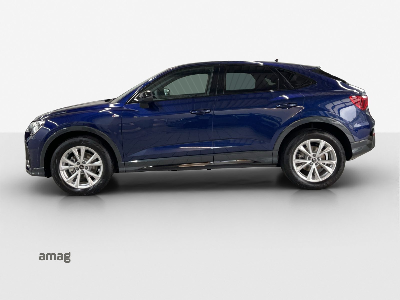 AUDI Q3 Sportback 35 TFSI S line Attraction, Petrol, Automatic - 2