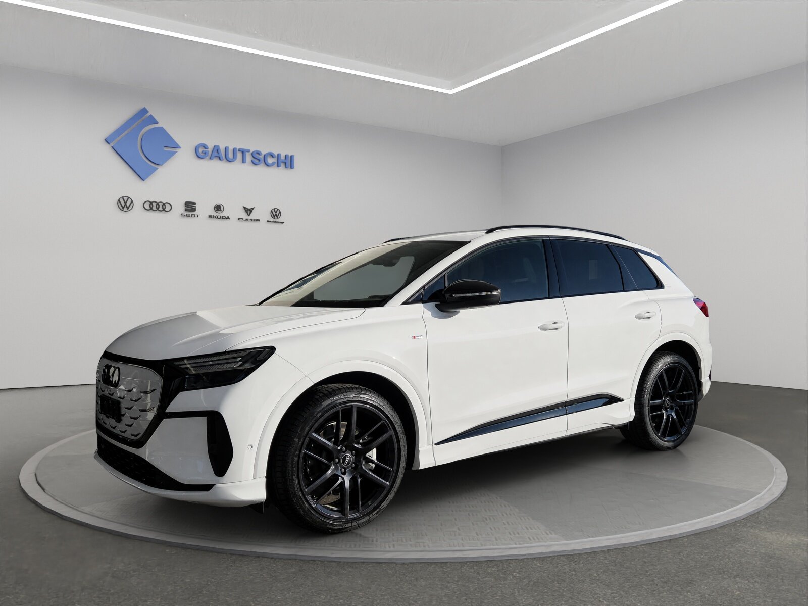 AUDI Q4 e-tron SUV quattro performance Swiss Ski