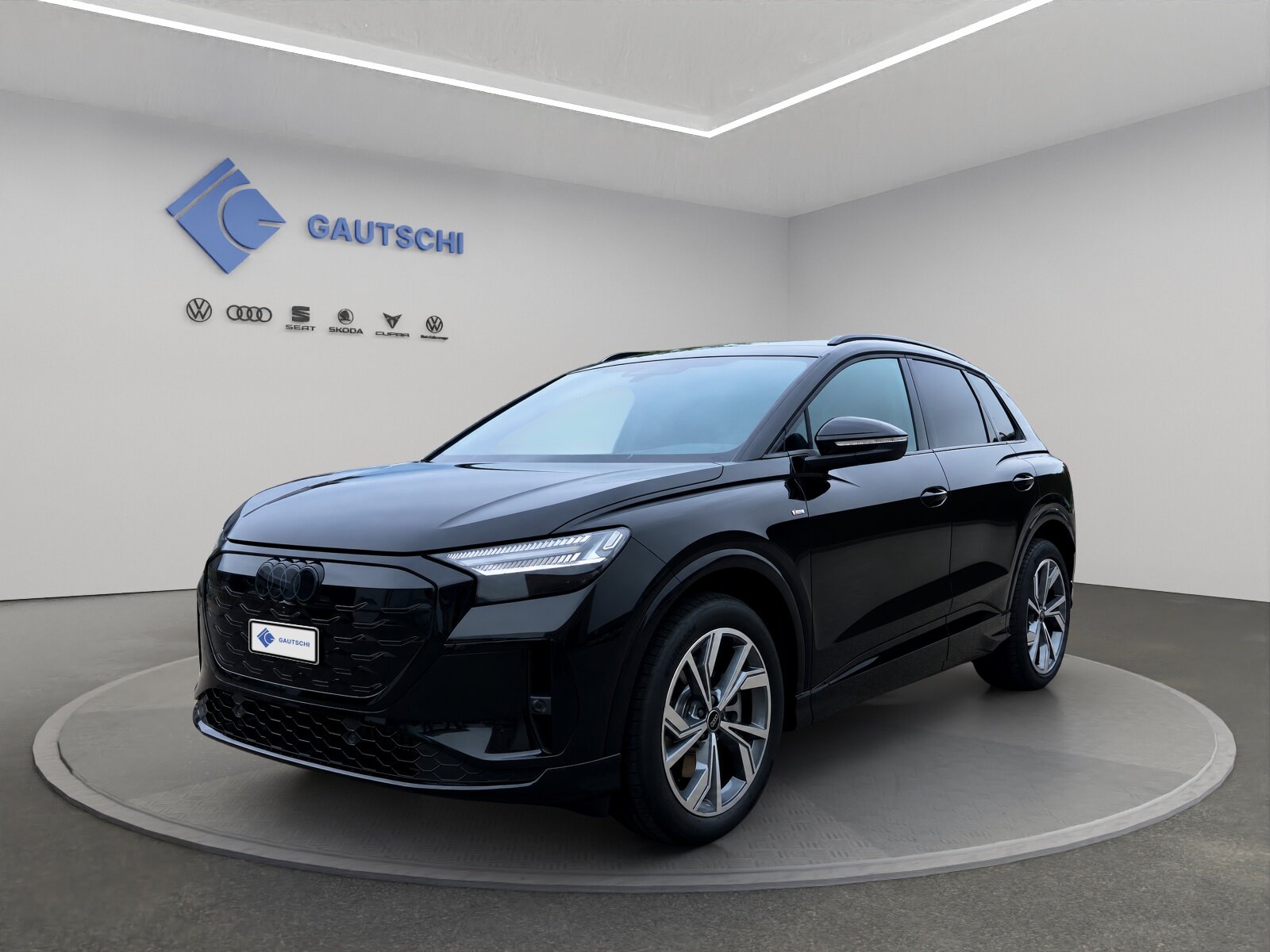 AUDI Q4 e-tron SUV quattro performance Swiss Ski