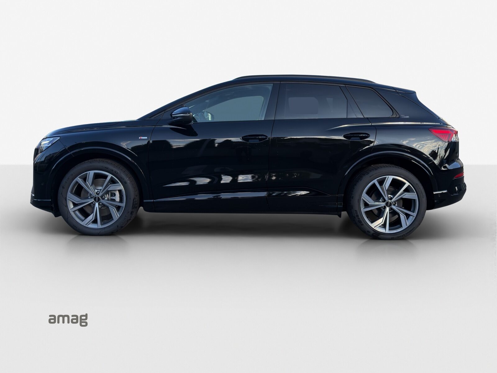 AUDI Q4 SUV e-tron quattro performance Edition Swiss-Ski, Electric, Pre-registered new car, Automatic - 2
