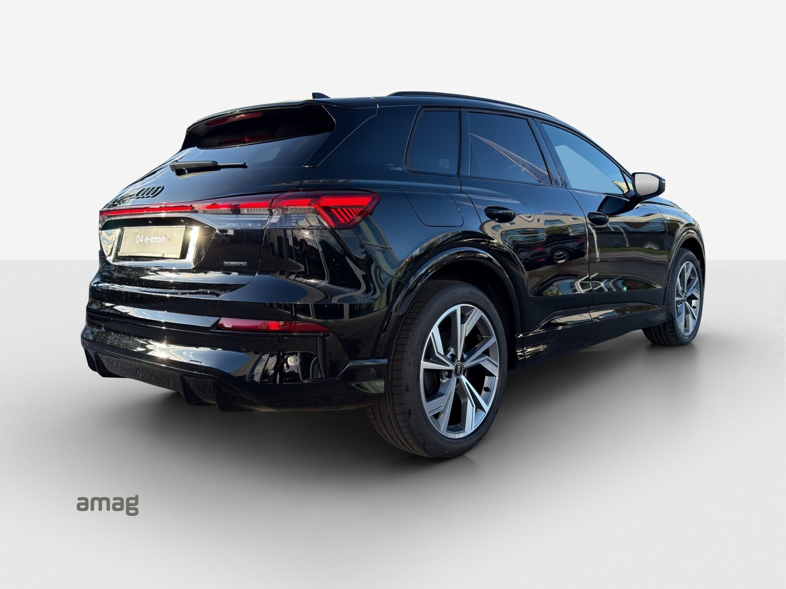 AUDI Q4 SUV e-tron quattro performance Edition Swiss-Ski, Electric, Pre-registered new car, Automatic - 5