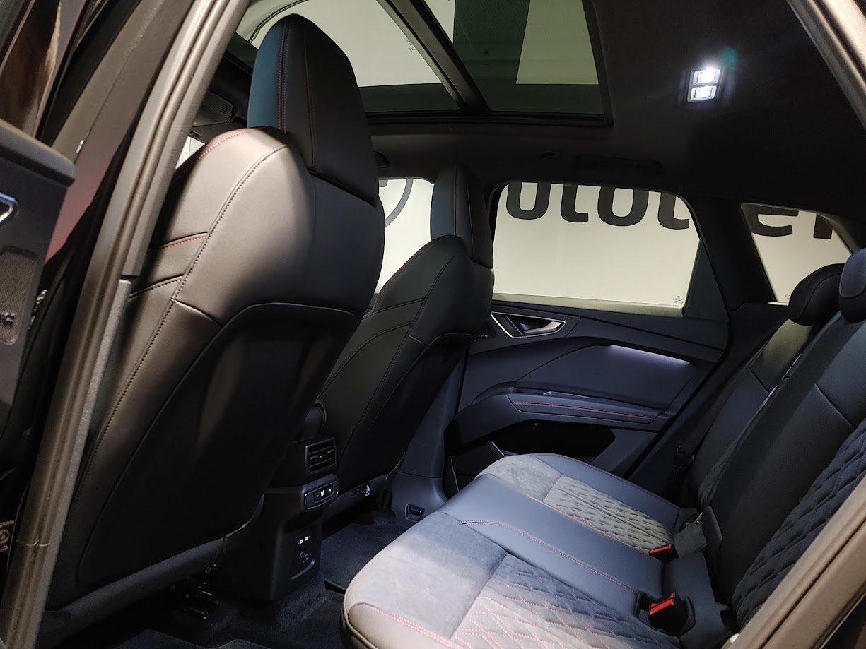AUDI Q4 45 e-tron quattro Edition Swiss-Ski, Elektro, Neuwagen, Automatik - 5