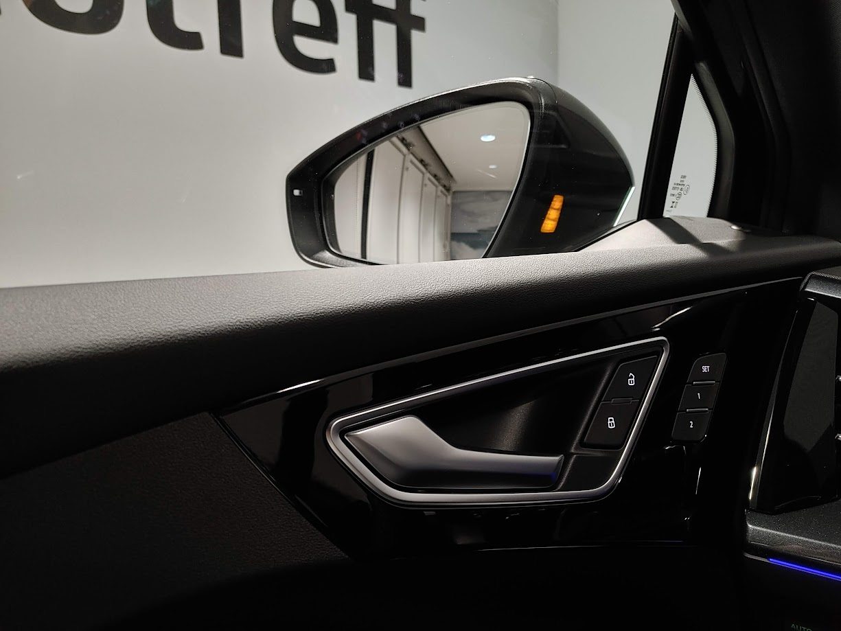 AUDI Q4 45 e-tron quattro Edition Swiss-Ski, Elektro, Neuwagen, Automatik - 7