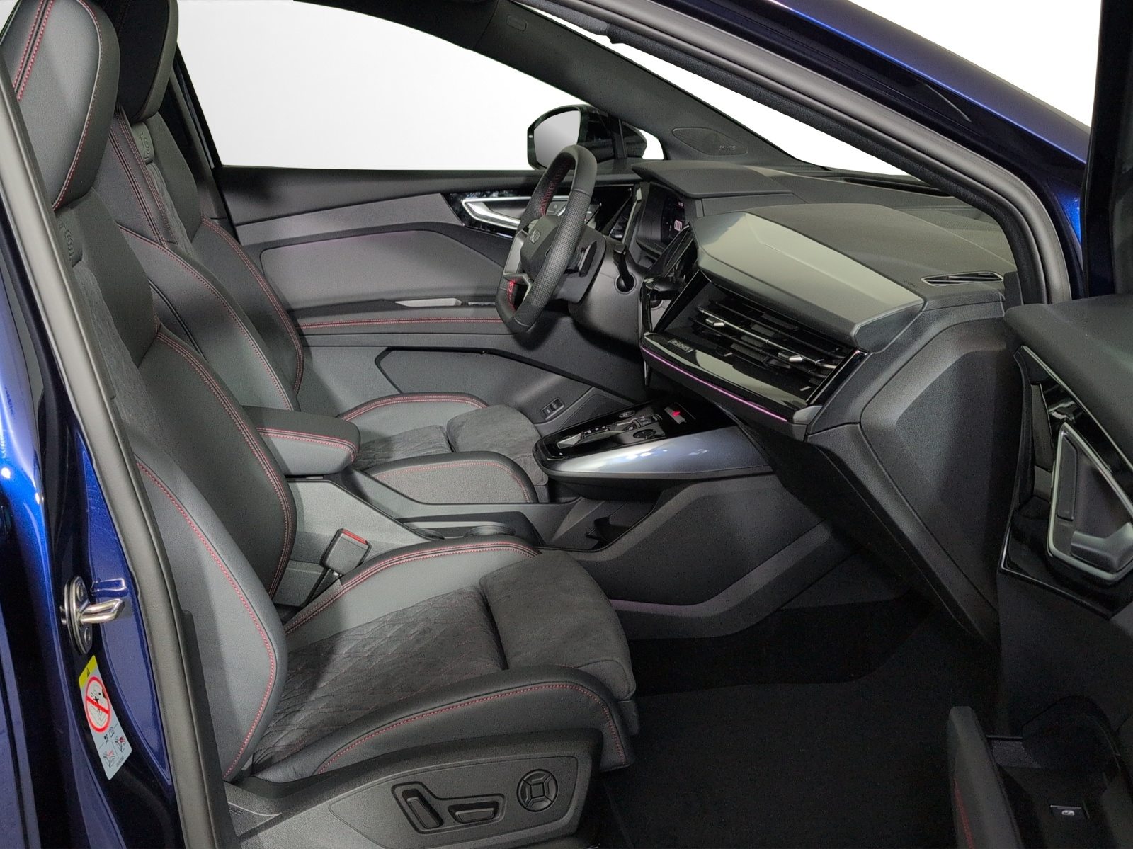 AUDI Q4 45 e-tron quattro Edition Swiss-Ski, Elektro, Neuwagen, Automatik - 7
