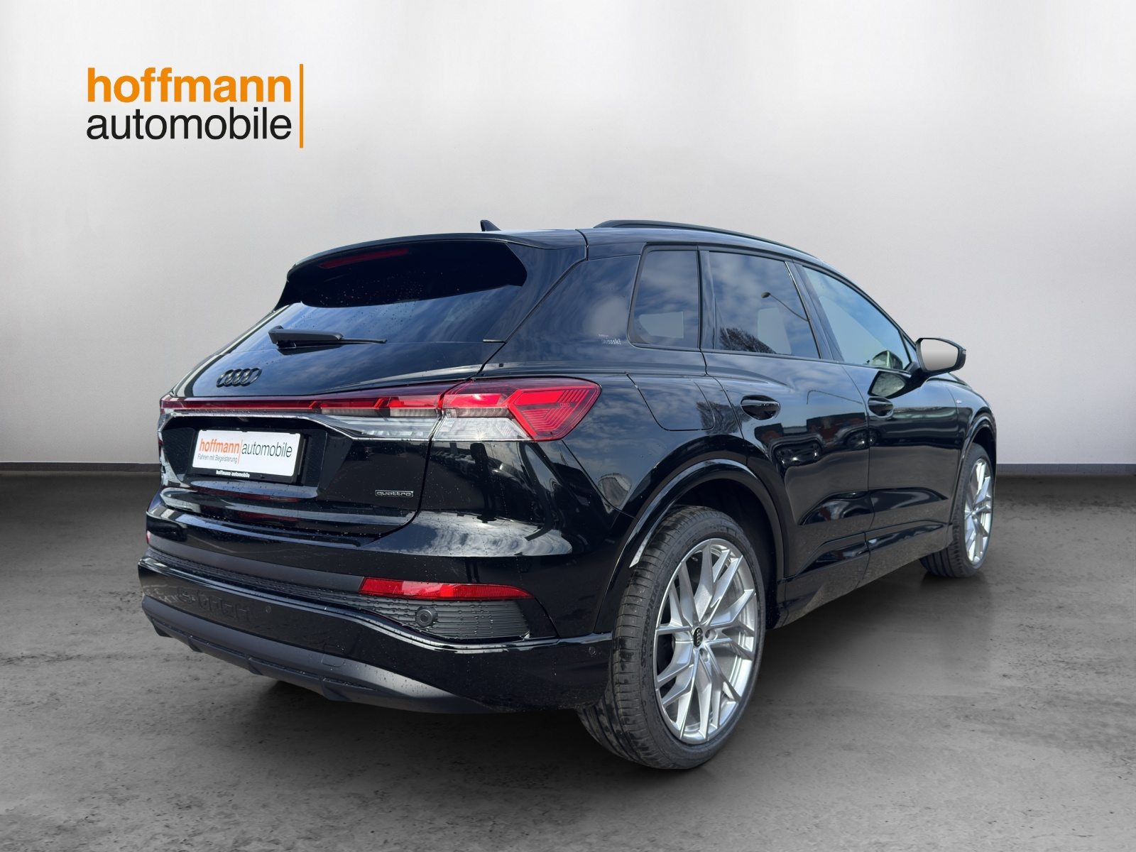 AUDI Q4 45 e-tron quattro Edition Swiss-Ski, Electric, New car, Automatic - 4