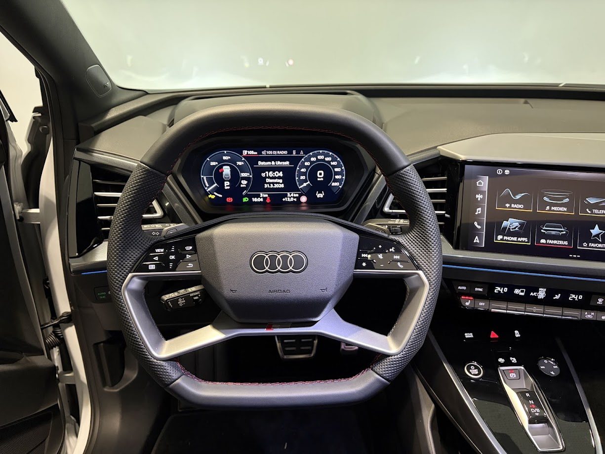 AUDI Q4 45 e-tron quattro Edition Swiss-Ski, Elektro, Neuwagen, Automatik - 6