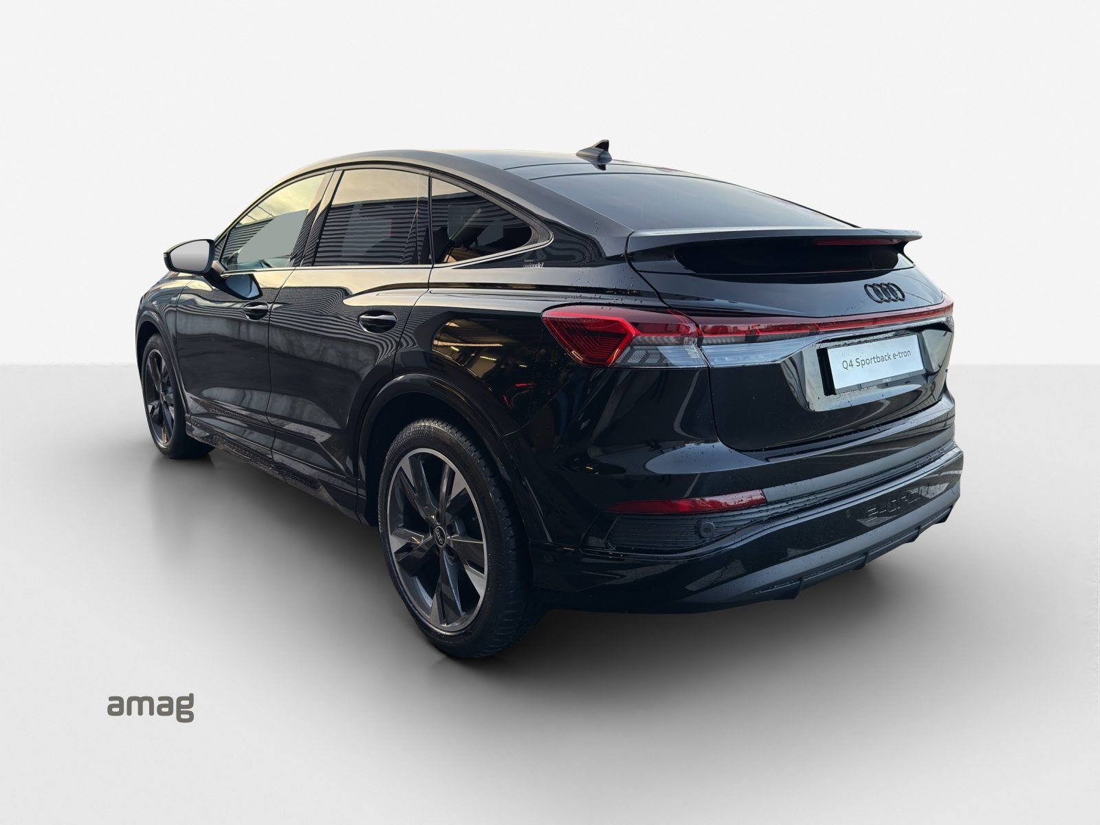 AUDI Q4 SB 45 e-tron quattro Edition Swiss-Ski, Électrique, Voiture nouvelle, Automatique - 3
