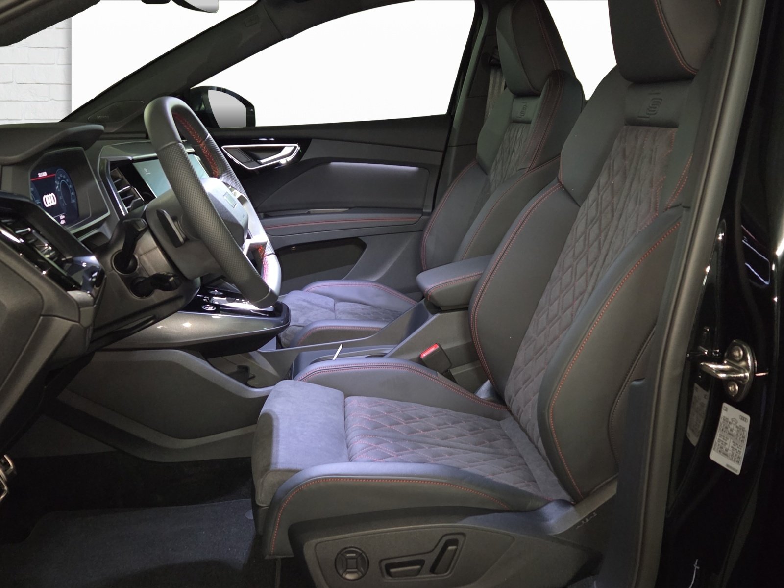 AUDI Q4 e-tron 45 Edition Swiss Ski quattro, Elektro, Neuwagen, Automatik - 5