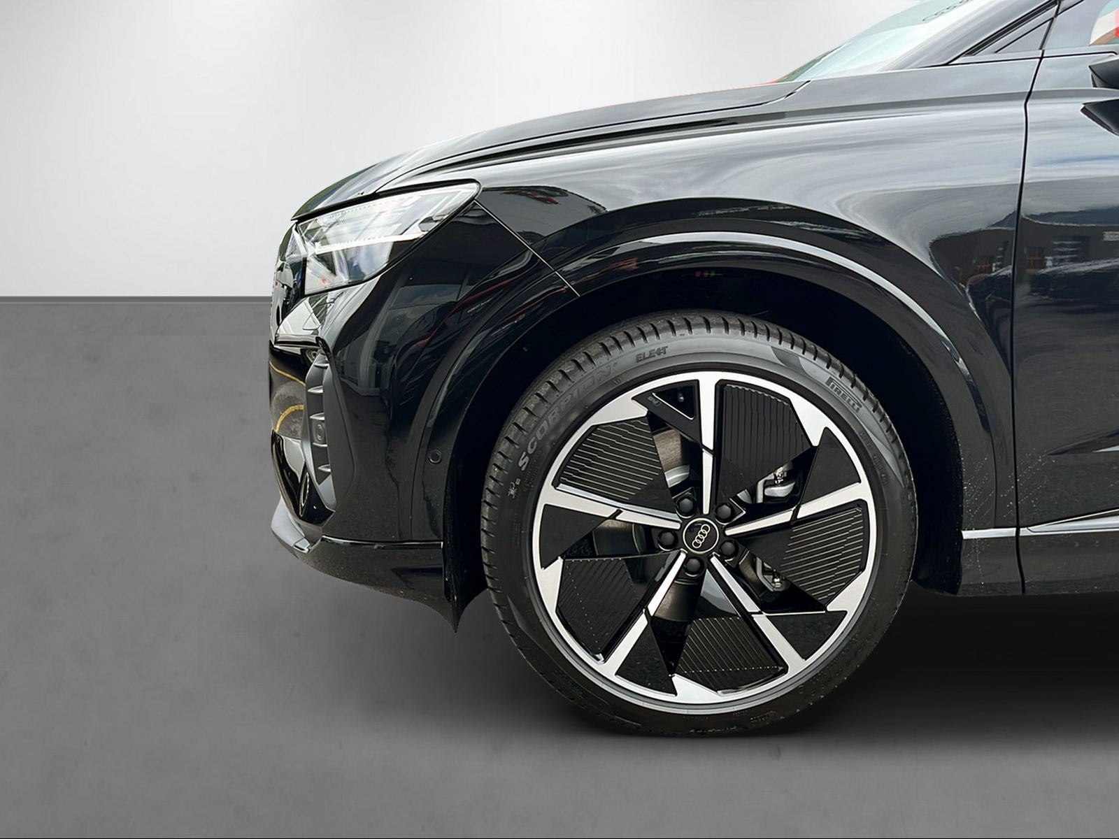 AUDI Q4 e-tron 45 Swiss Ski quattro, Elettrica, Auto nuove, Automatico - 5