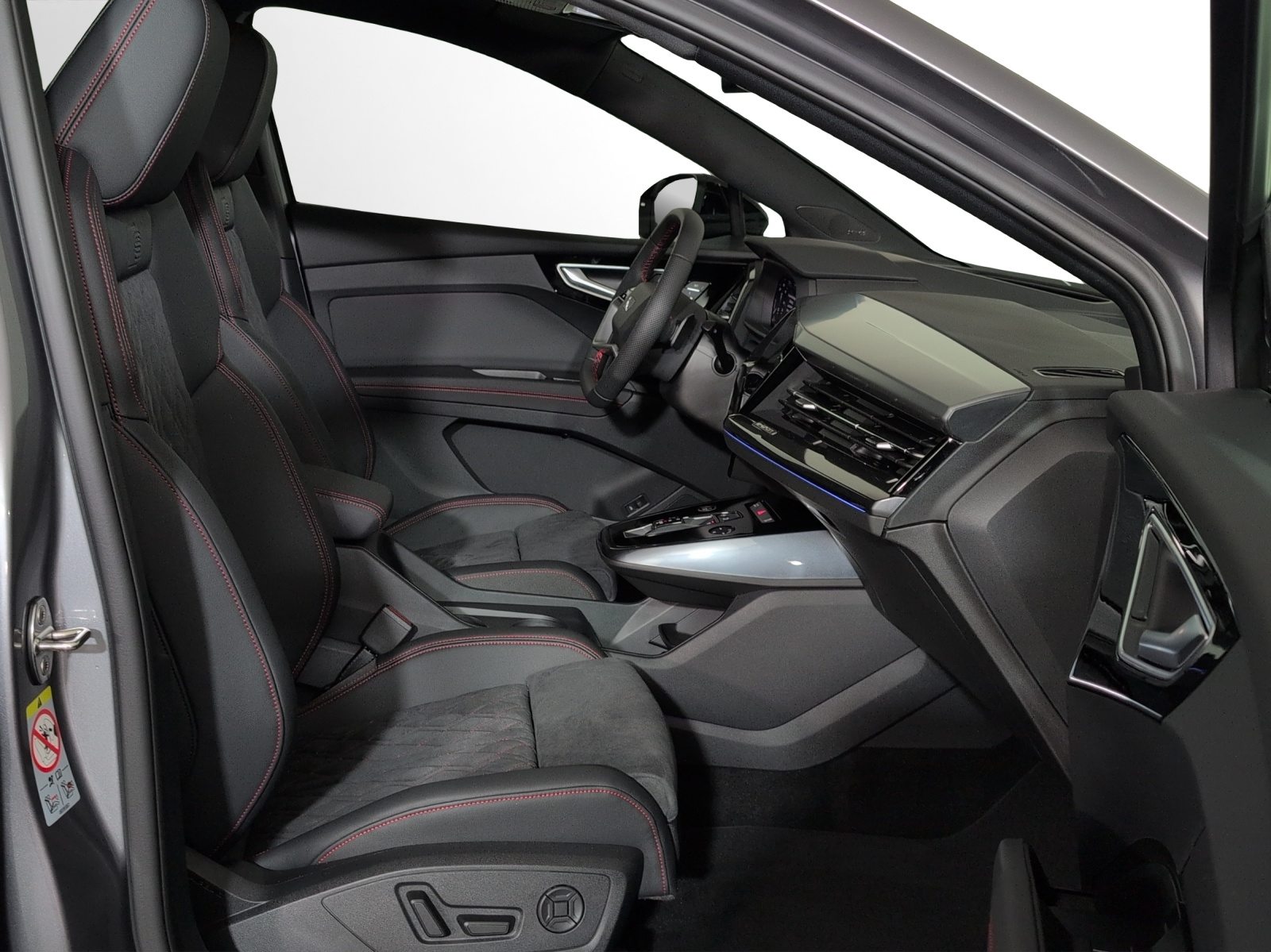 AUDI Q4 45 e-tron quattro Edition Swiss-Ski, Électrique, Voiture nouvelle, Automatique - 7