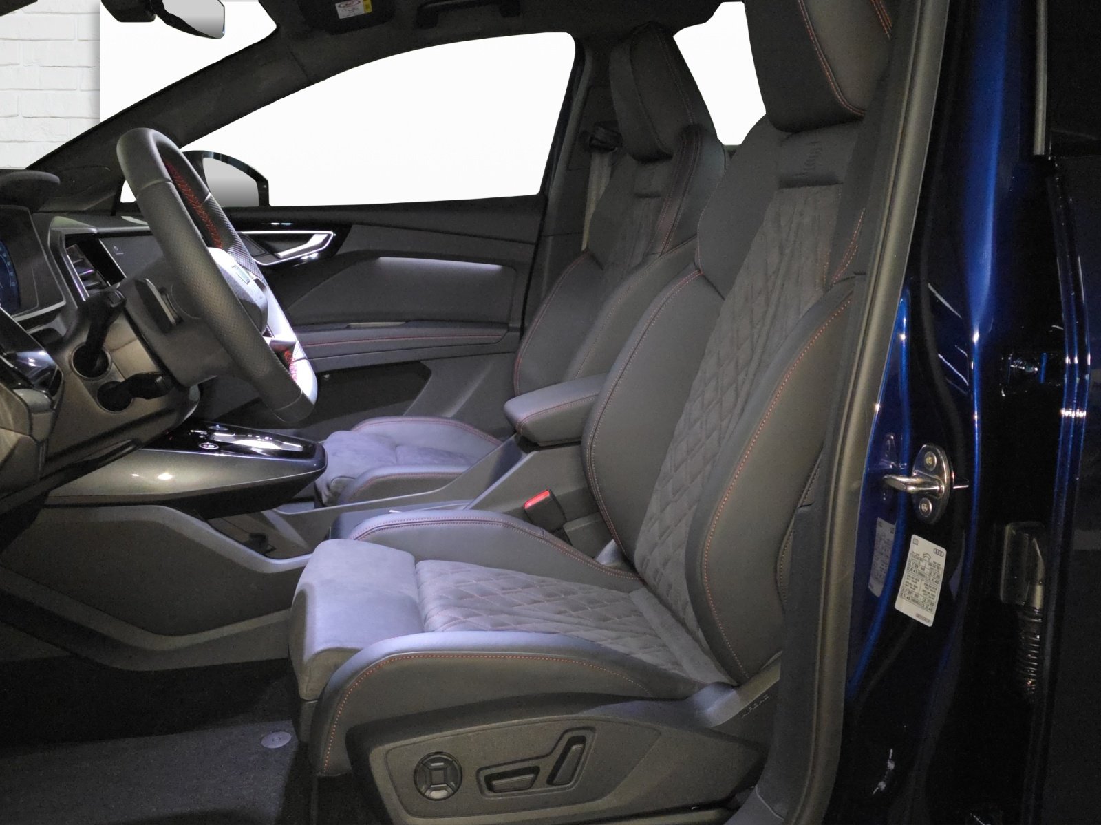 AUDI Q4 e-tron 45 quattro, Electric, New car, Automatic - 5