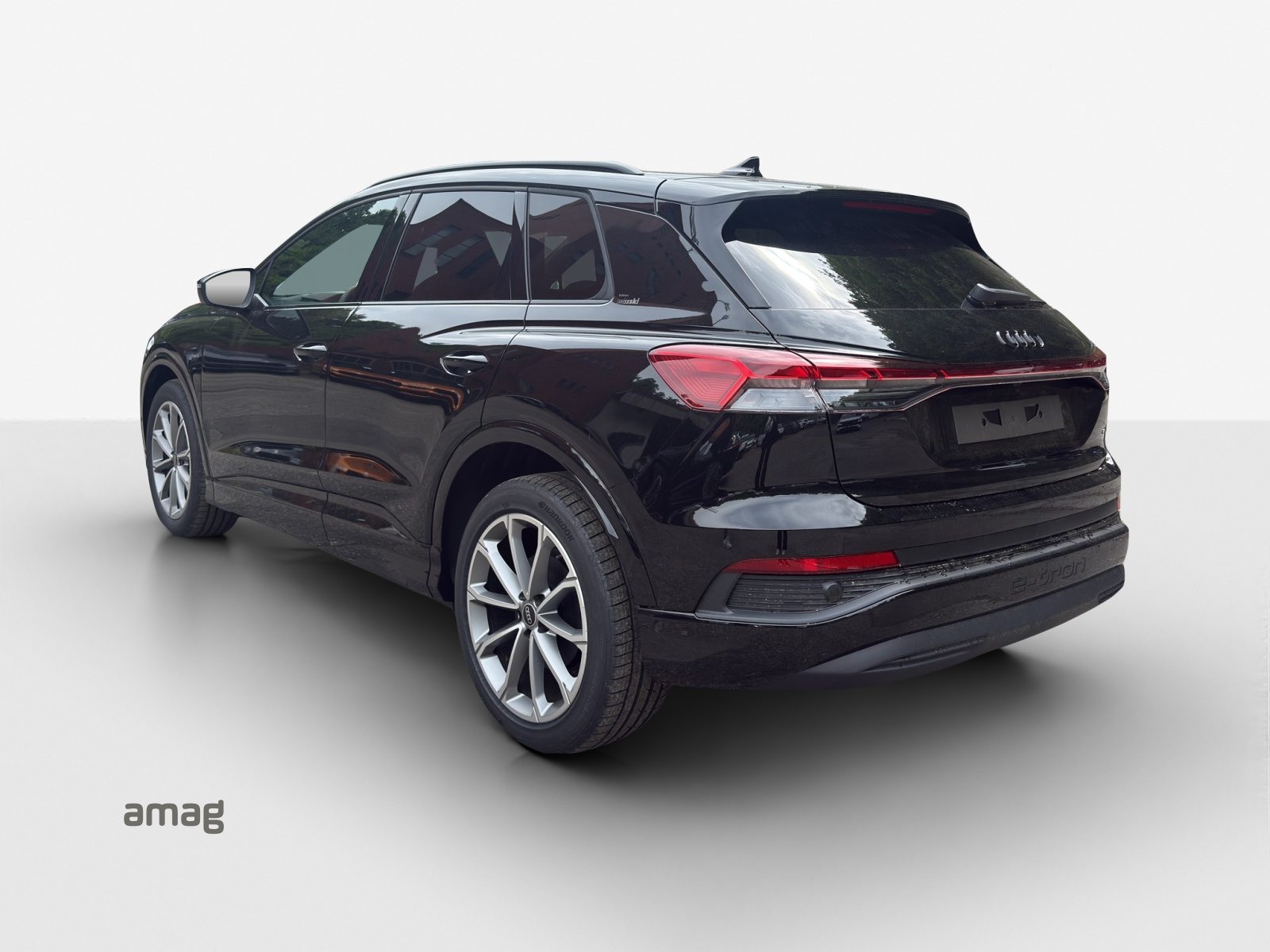 AUDI Q4 45 e-tron quattro Edition Swiss-Ski, Électrique, Voiture nouvelle, Automatique - 4