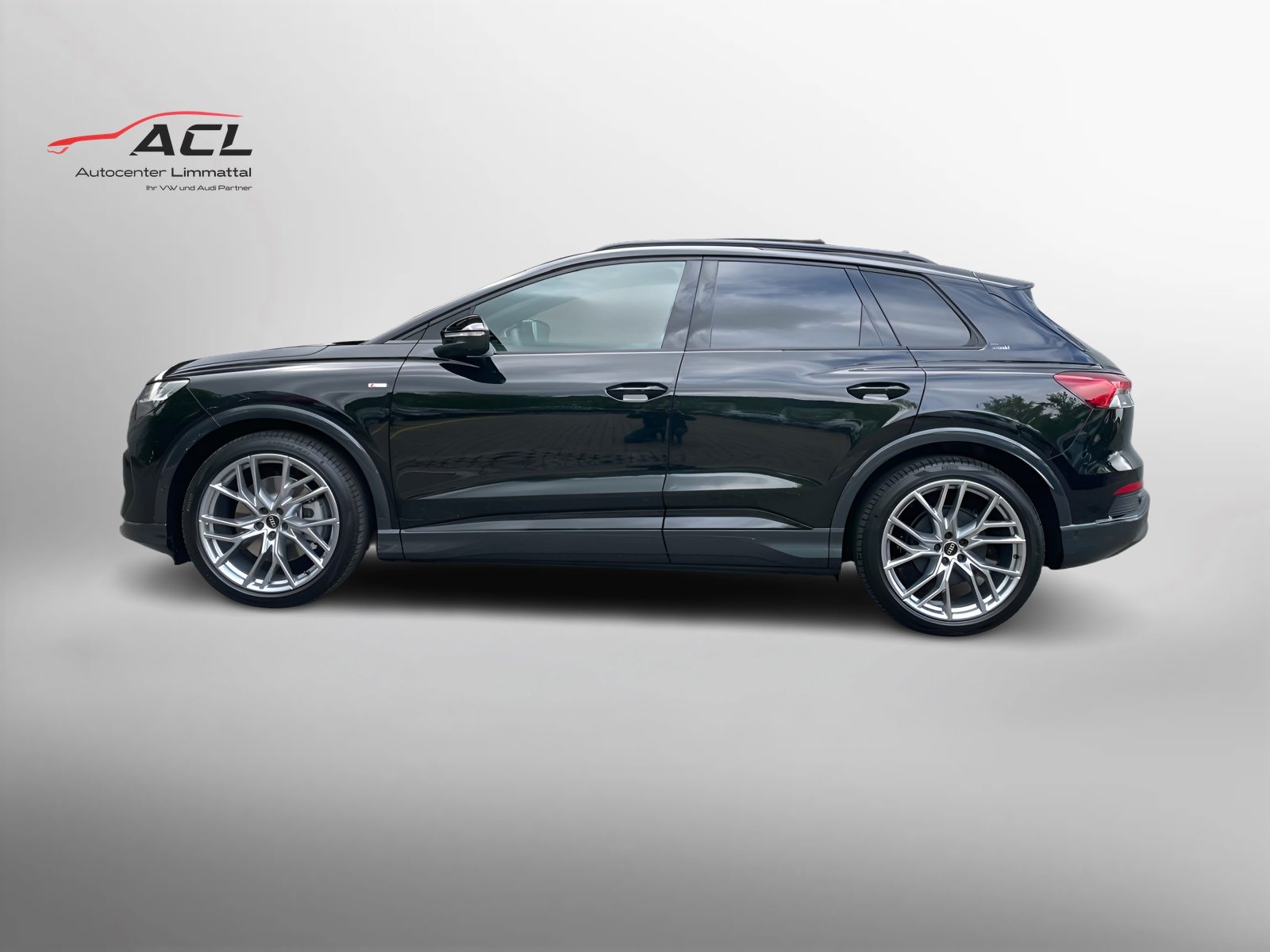 AUDI Q4 45 e-tron quattro Edition Swiss-Ski, Électrique, Voiture nouvelle, Automatique - 3