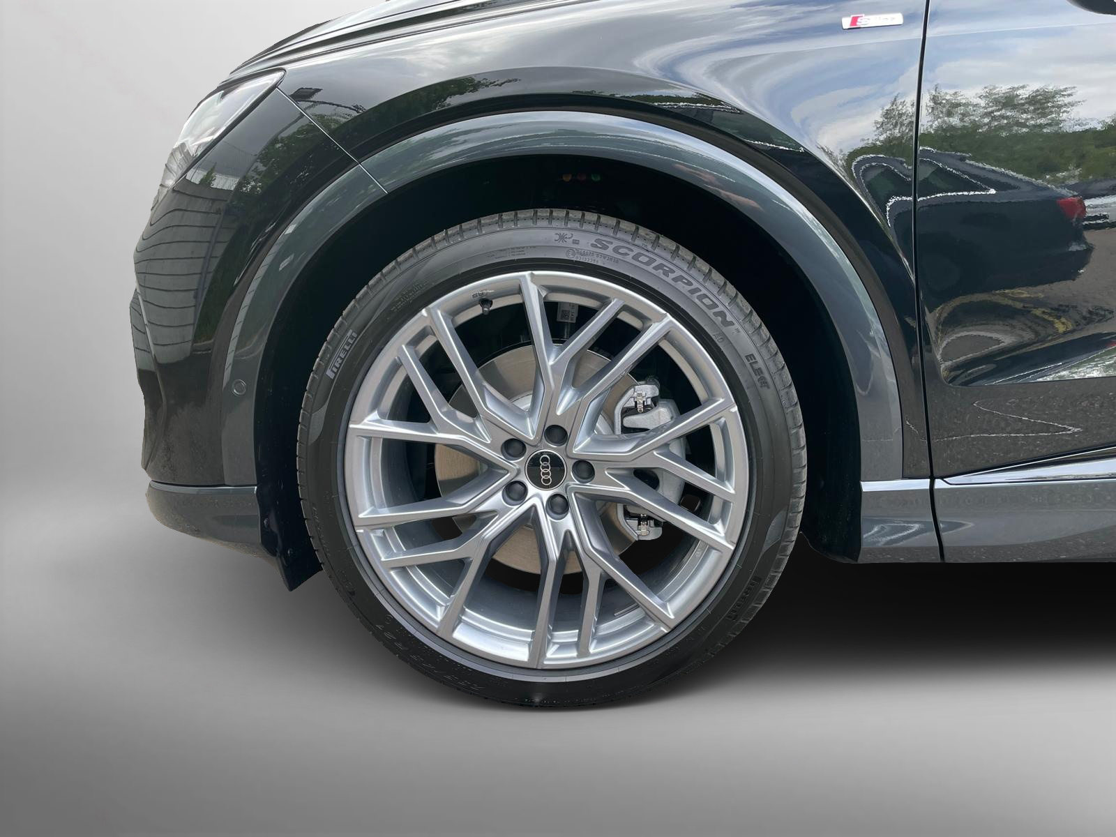 AUDI Q4 45 e-tron quattro Edition Swiss-Ski, Électrique, Voiture nouvelle, Automatique - 4