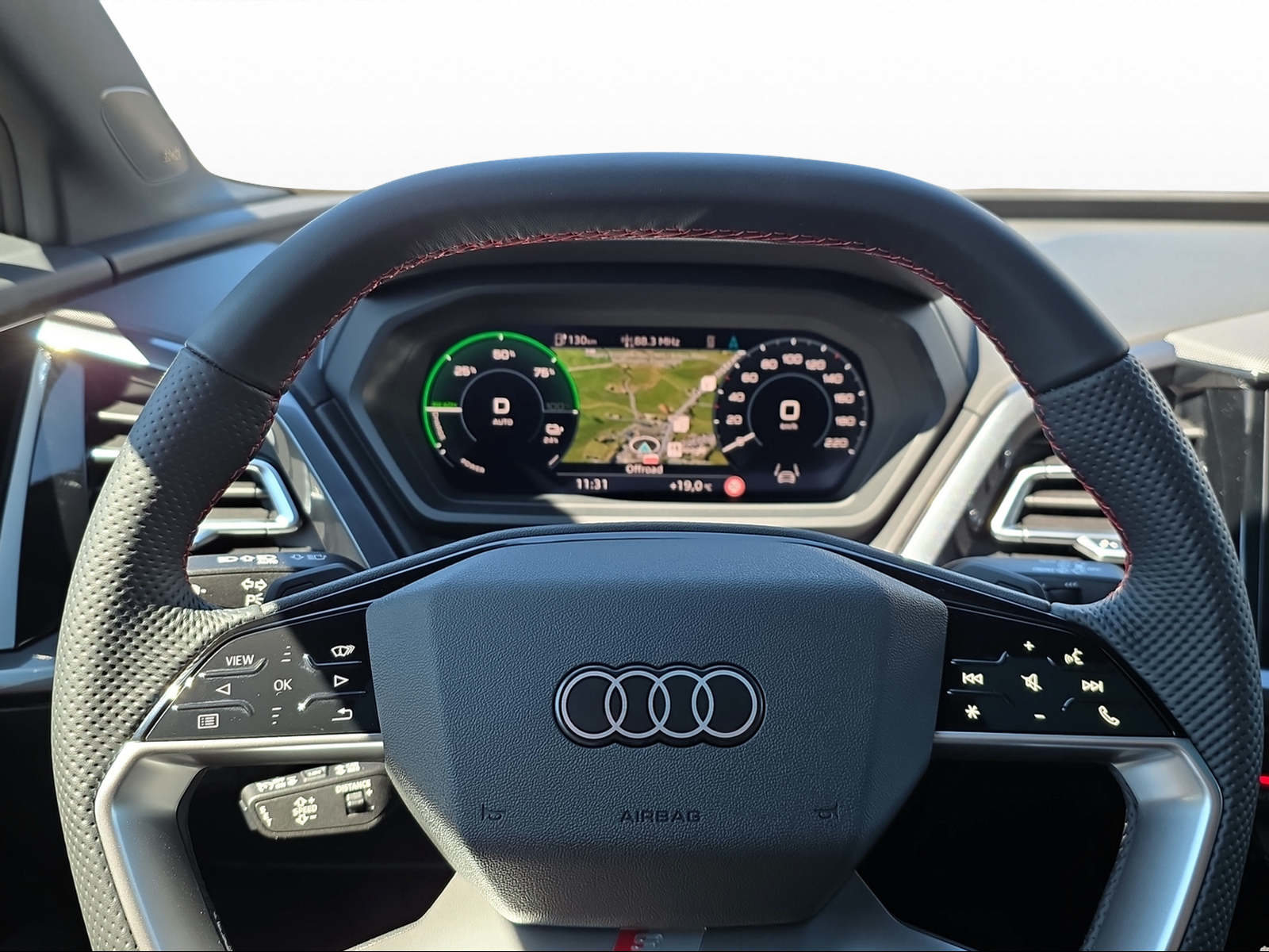 AUDI Q4 45 e-tron quattro Edition Swiss-Ski, Electric, New car, Automatic - 5