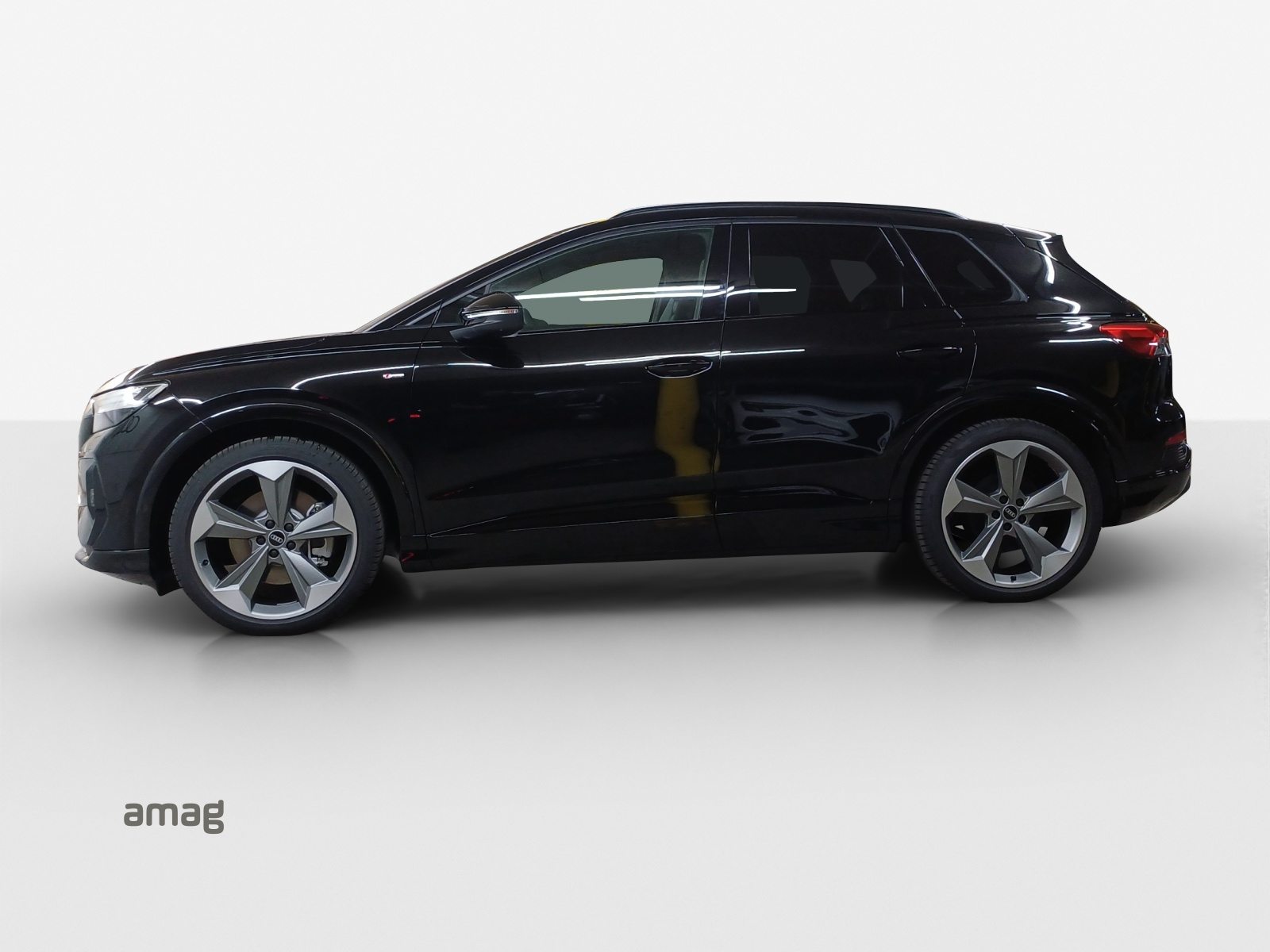 AUDI Q4 45 e-tron quattro Attraction, Elektro, Neuwagen, Automatik - 2