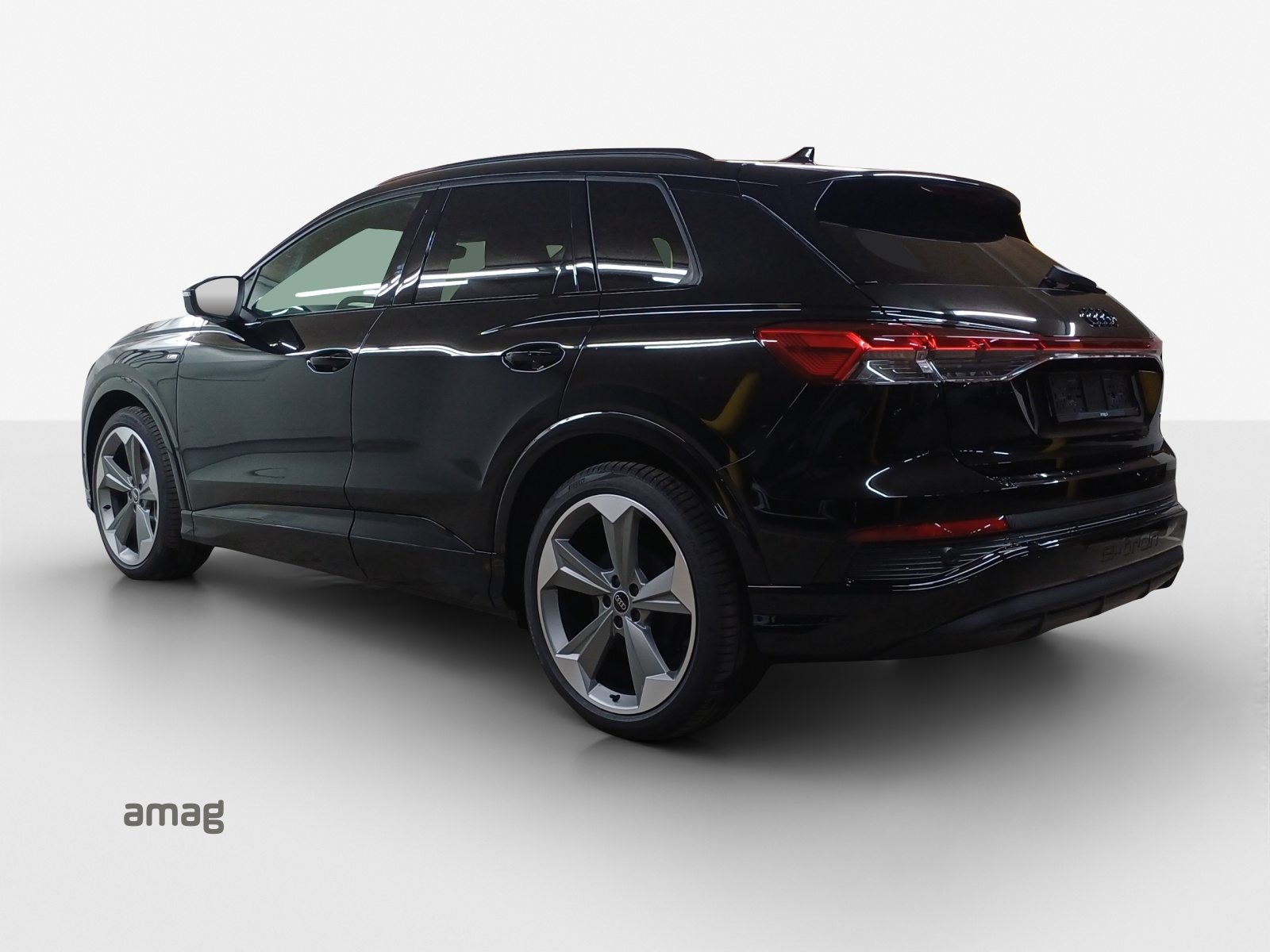 AUDI Q4 45 e-tron quattro Attraction, Elektro, Neuwagen, Automatik - 3