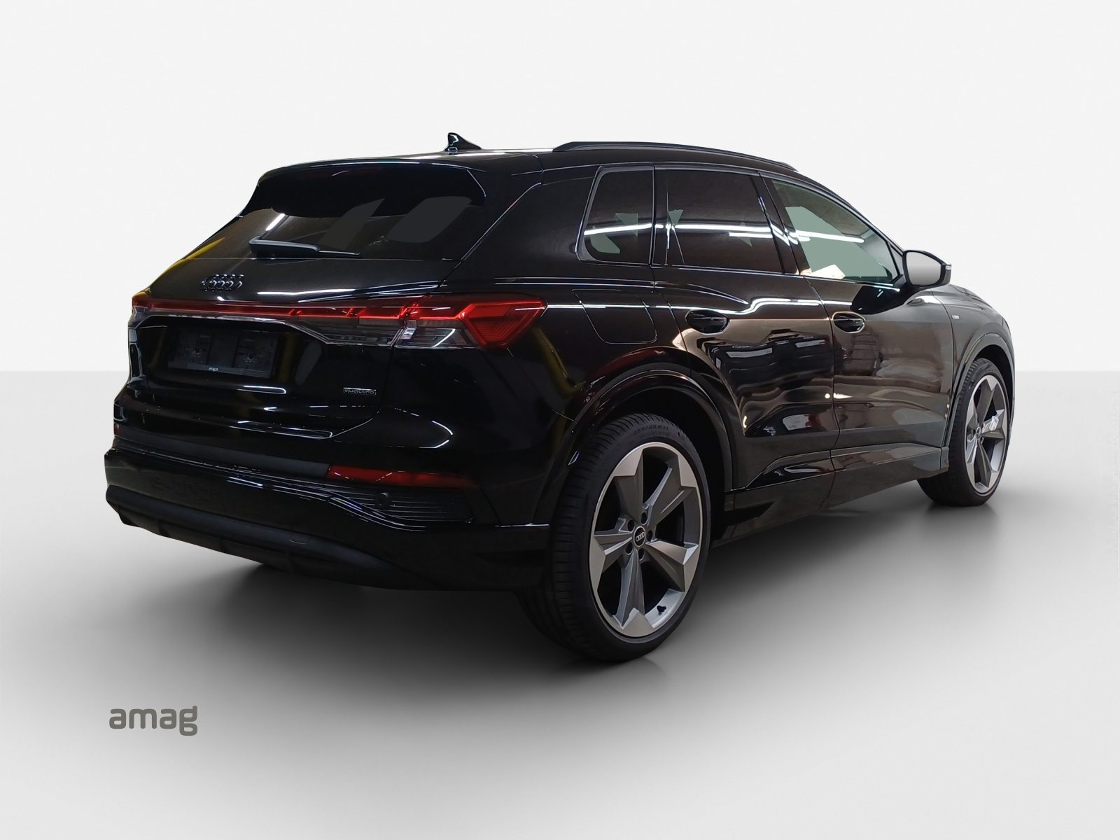 AUDI Q4 45 e-tron quattro Attraction, Elektro, Neuwagen, Automatik - 5