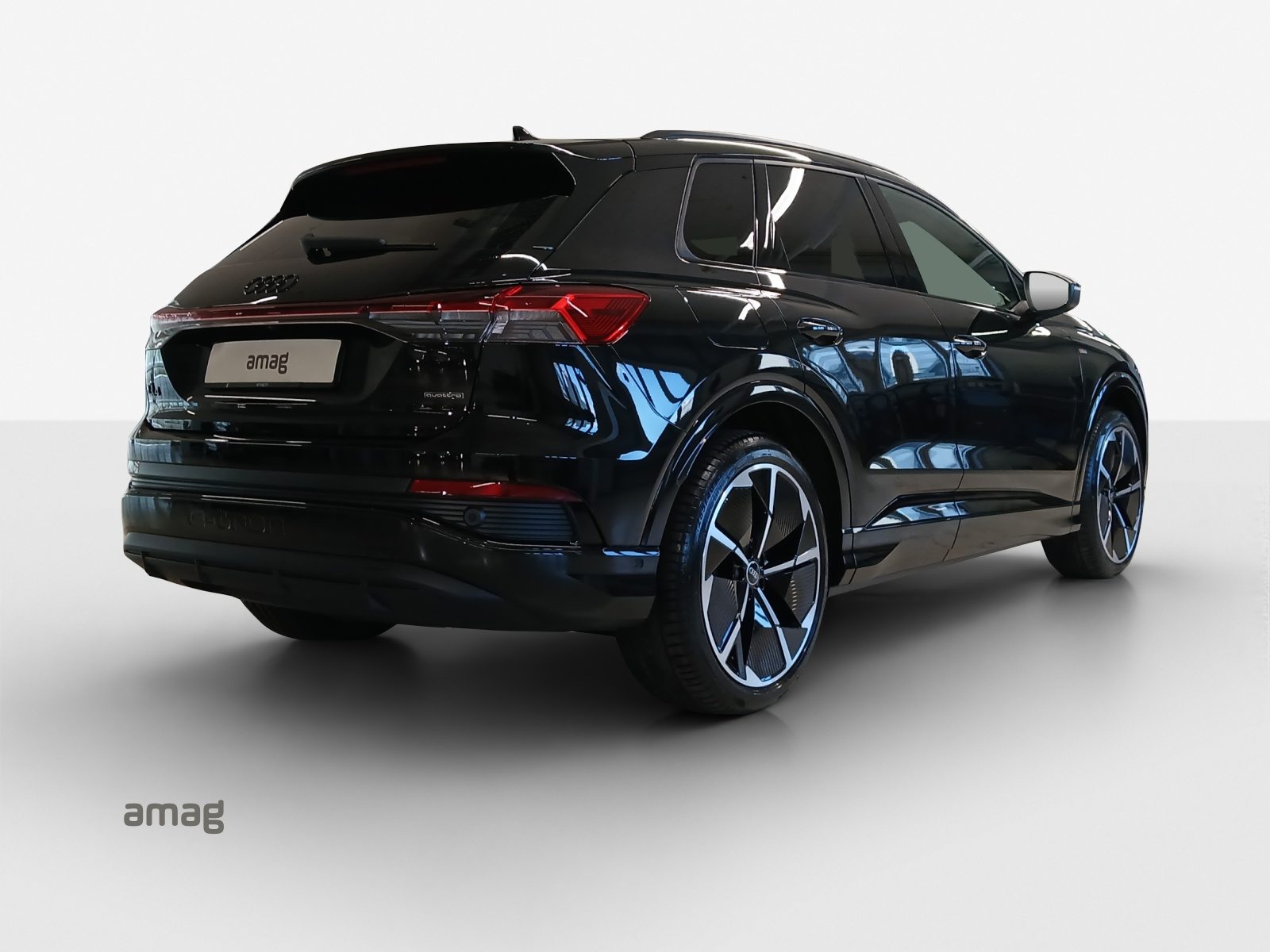 AUDI Q4 45 e-tron quattro Attraction, Electric, New car, Automatic - 5