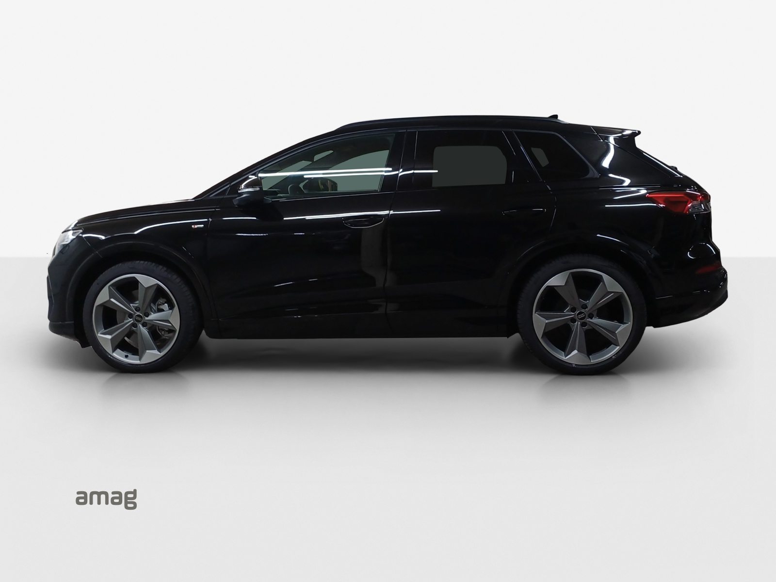 AUDI Q4 45 e-tron quattro Attraction, Elektro, Neuwagen, Automatik - 2