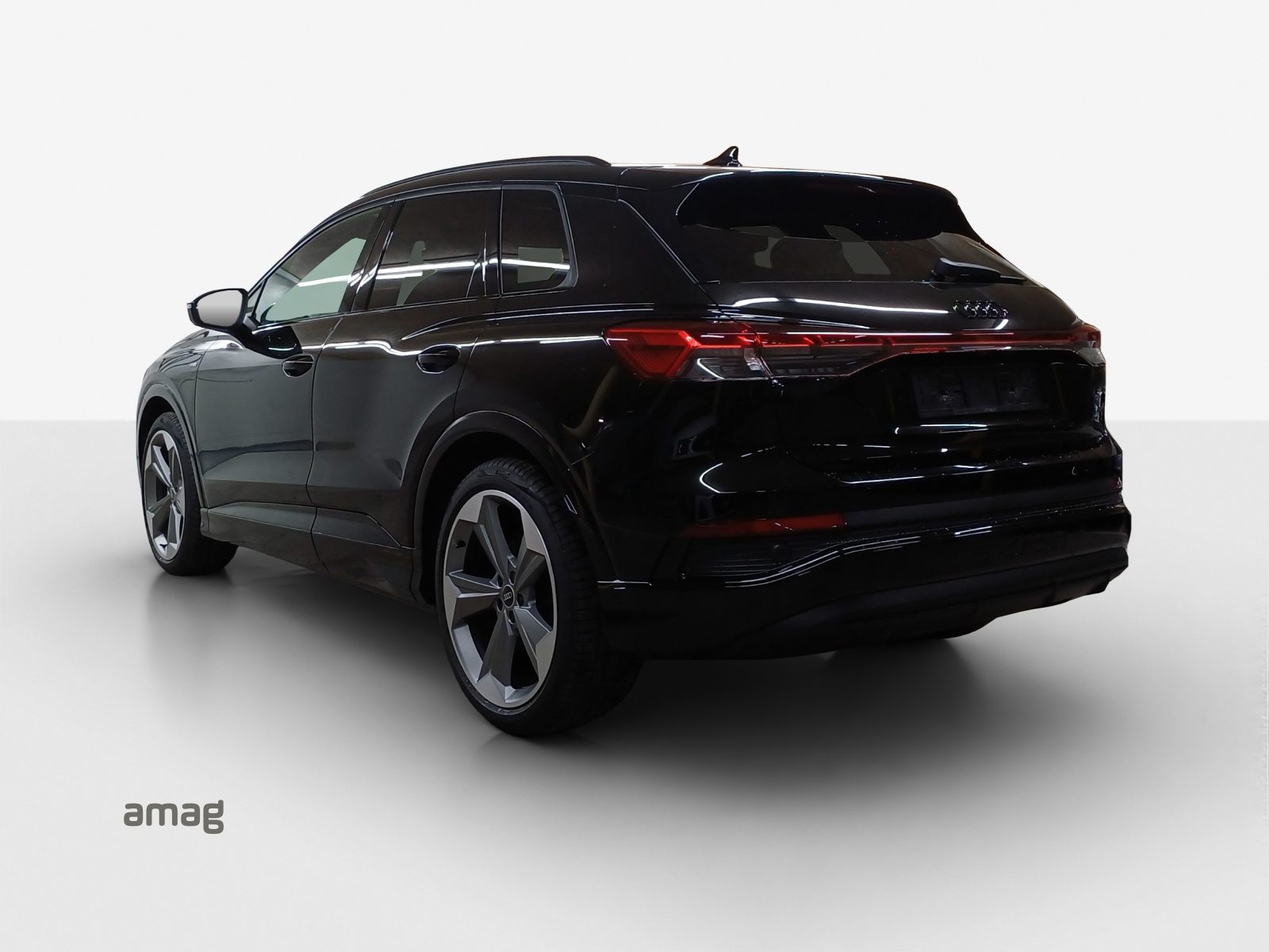AUDI Q4 45 e-tron quattro Attraction, Elektro, Neuwagen, Automatik - 3